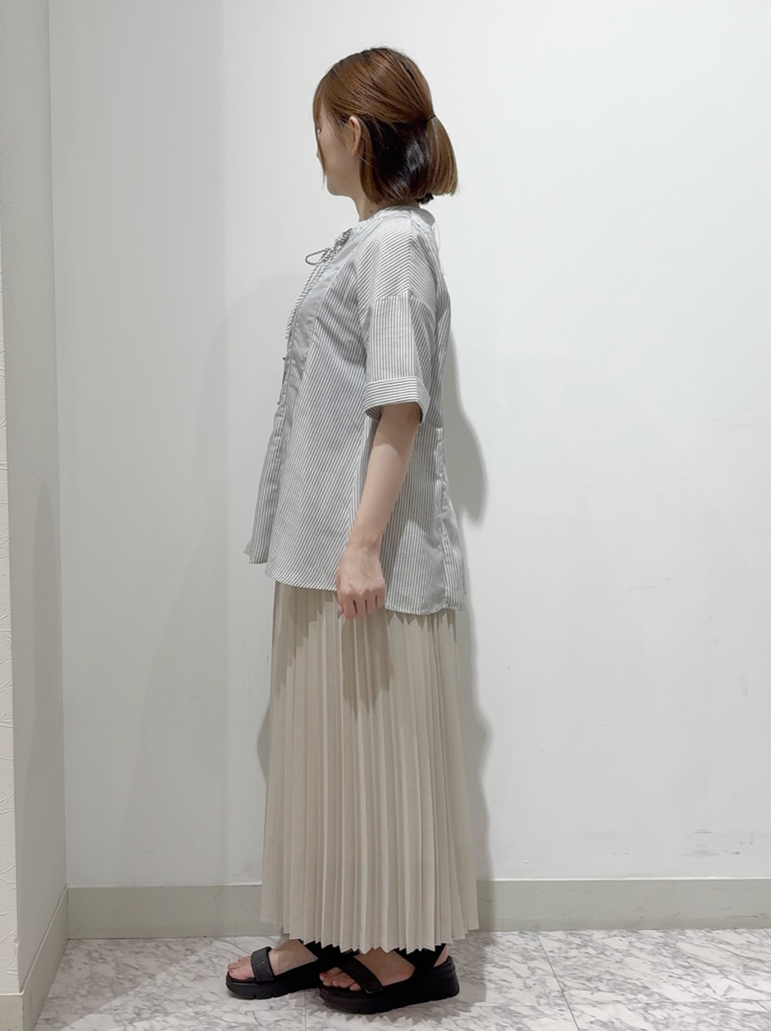 しかっちさんの「grove｜【洗濯機OK・ひんやり】さらっと軽やか、夏のフレアシャツ」を使ったコーディネート
