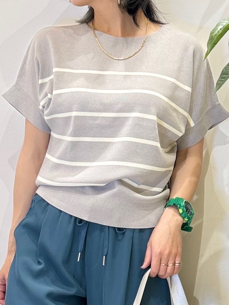 misakiさんの「SHOO･LA･RUE｜【毎日洗える/ひんやり/UV/S-LL】二の腕隠れる さらっとドルマン半袖ニット」を使ったコーディネート