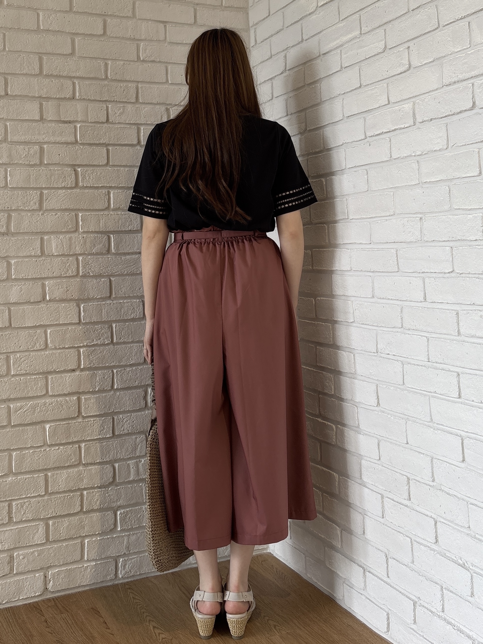 sayaさんの「grove｜【二の腕カバー/UV・ひんやり】袖口透かし刺繍Tシャツ」を使ったコーディネート