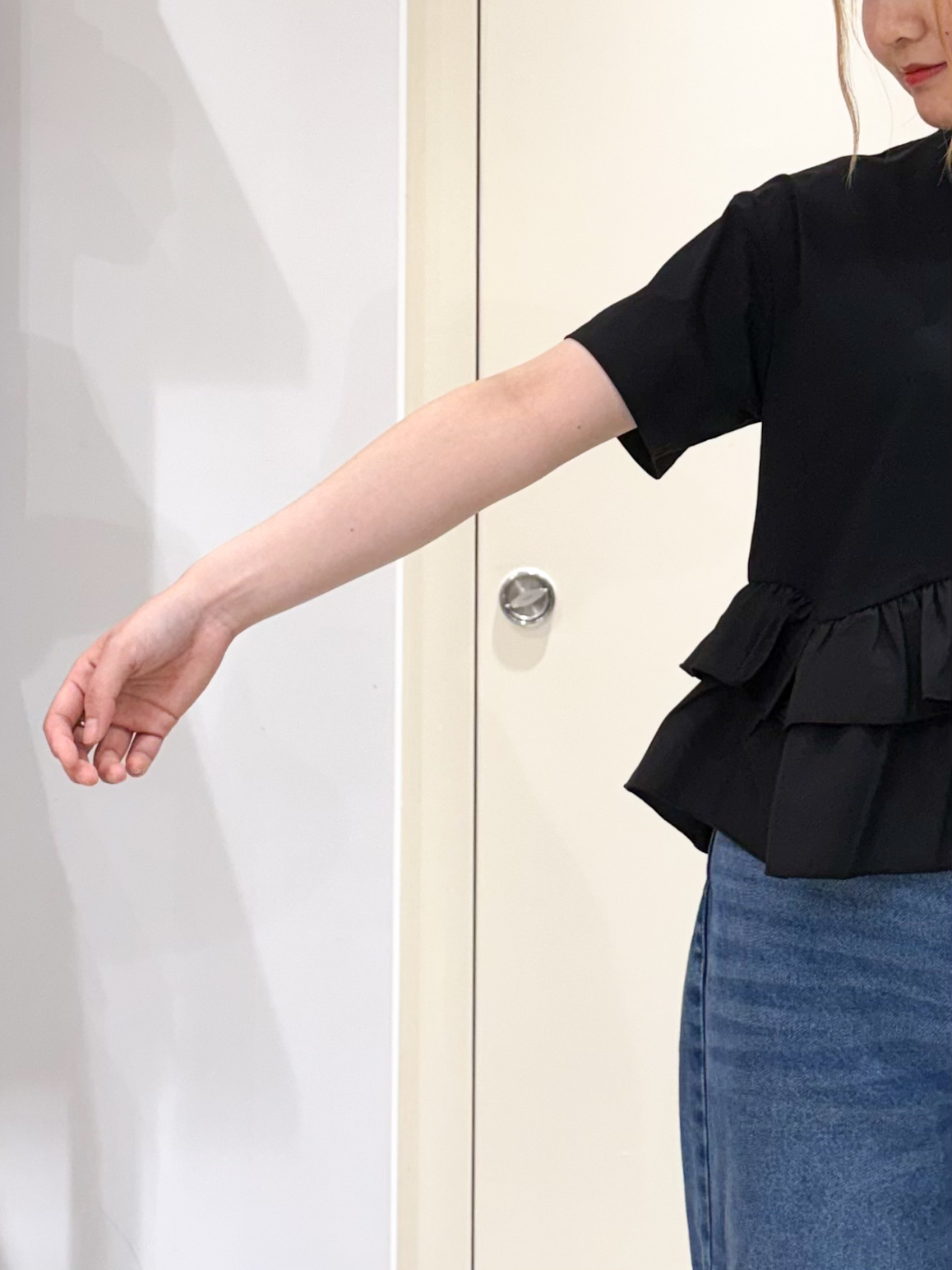 sayaさんの「OPAQUE.CLIP｜裾フリルドッキングTシャツ【洗濯機OK】」を使ったコーディネート