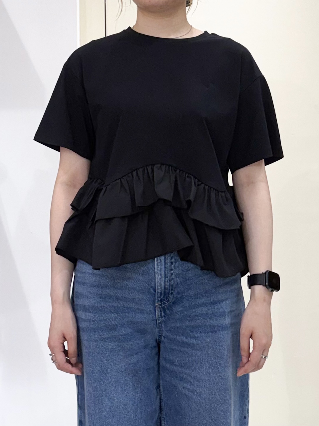 sayaさんの「OPAQUE.CLIP｜裾フリルドッキングTシャツ【洗濯機OK】」を使ったコーディネート