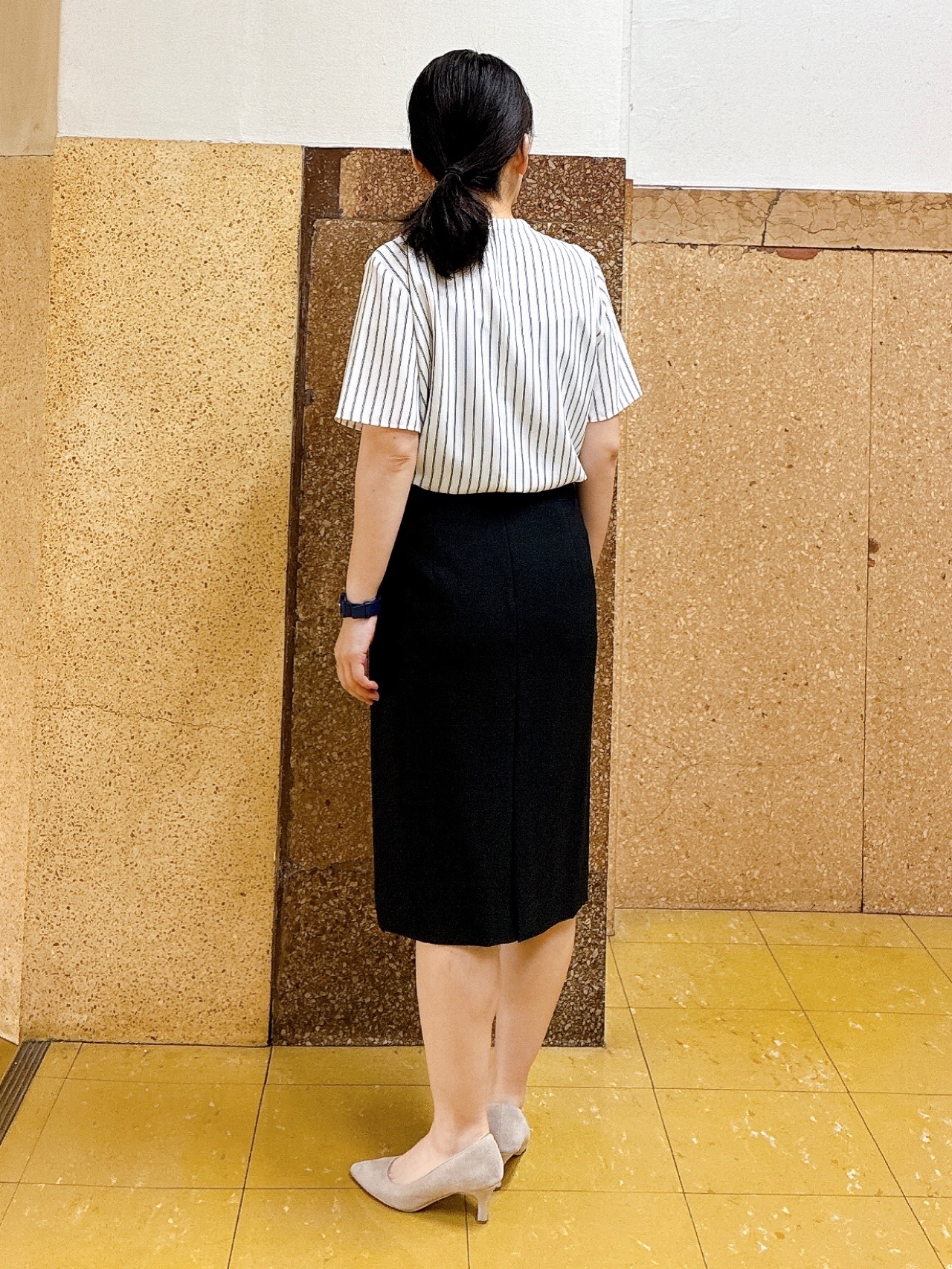 hattoriさんの「INDIVI｜【洗える／UVケア】ストライプ柄＆無地 ボウタイ風 半袖ブラウス」を使ったコーディネート