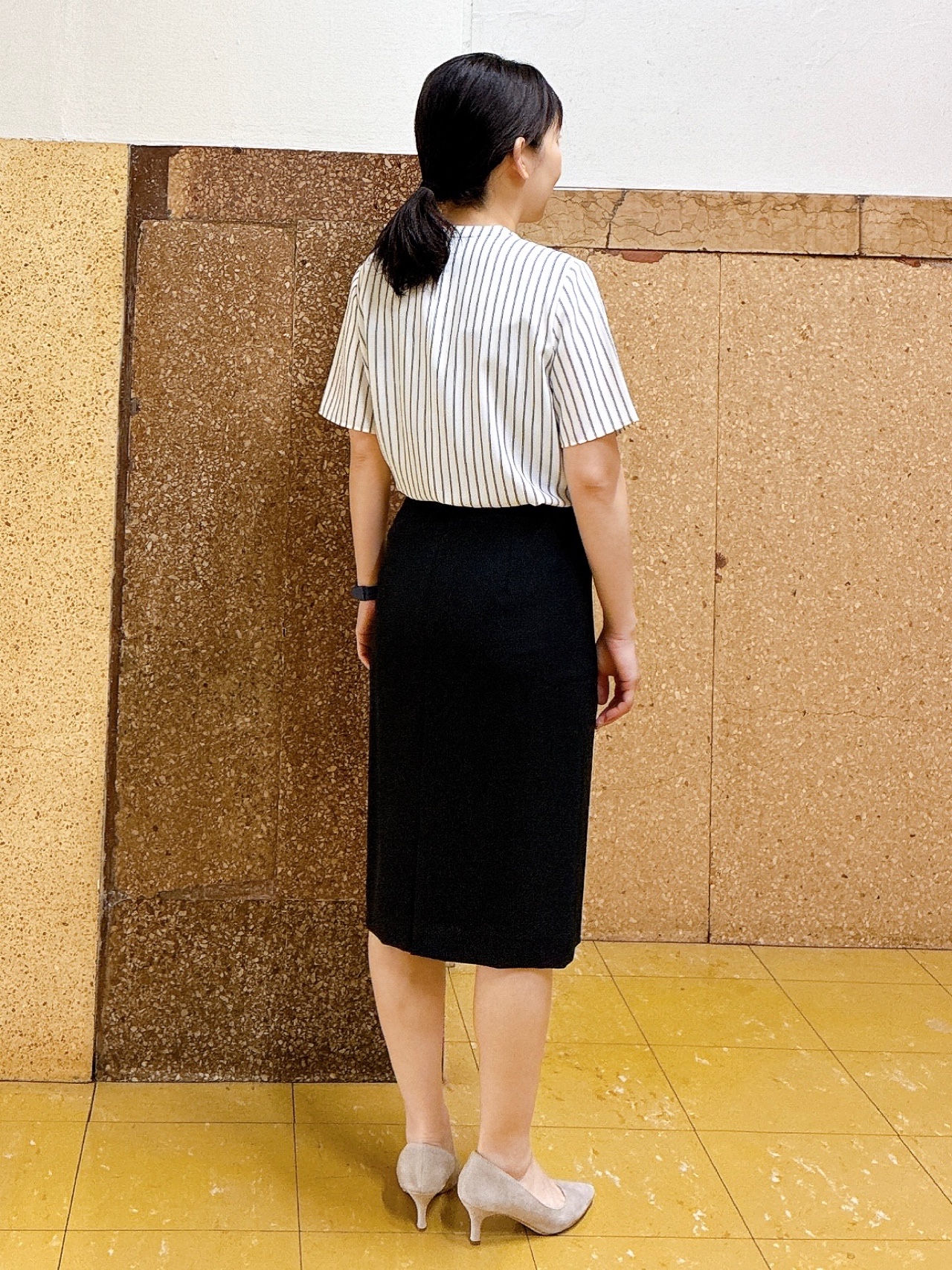 hattoriさんの「INDIVI｜【洗える／UVケア】ストライプ柄＆無地 ボウタイ風 半袖ブラウス」を使ったコーディネート