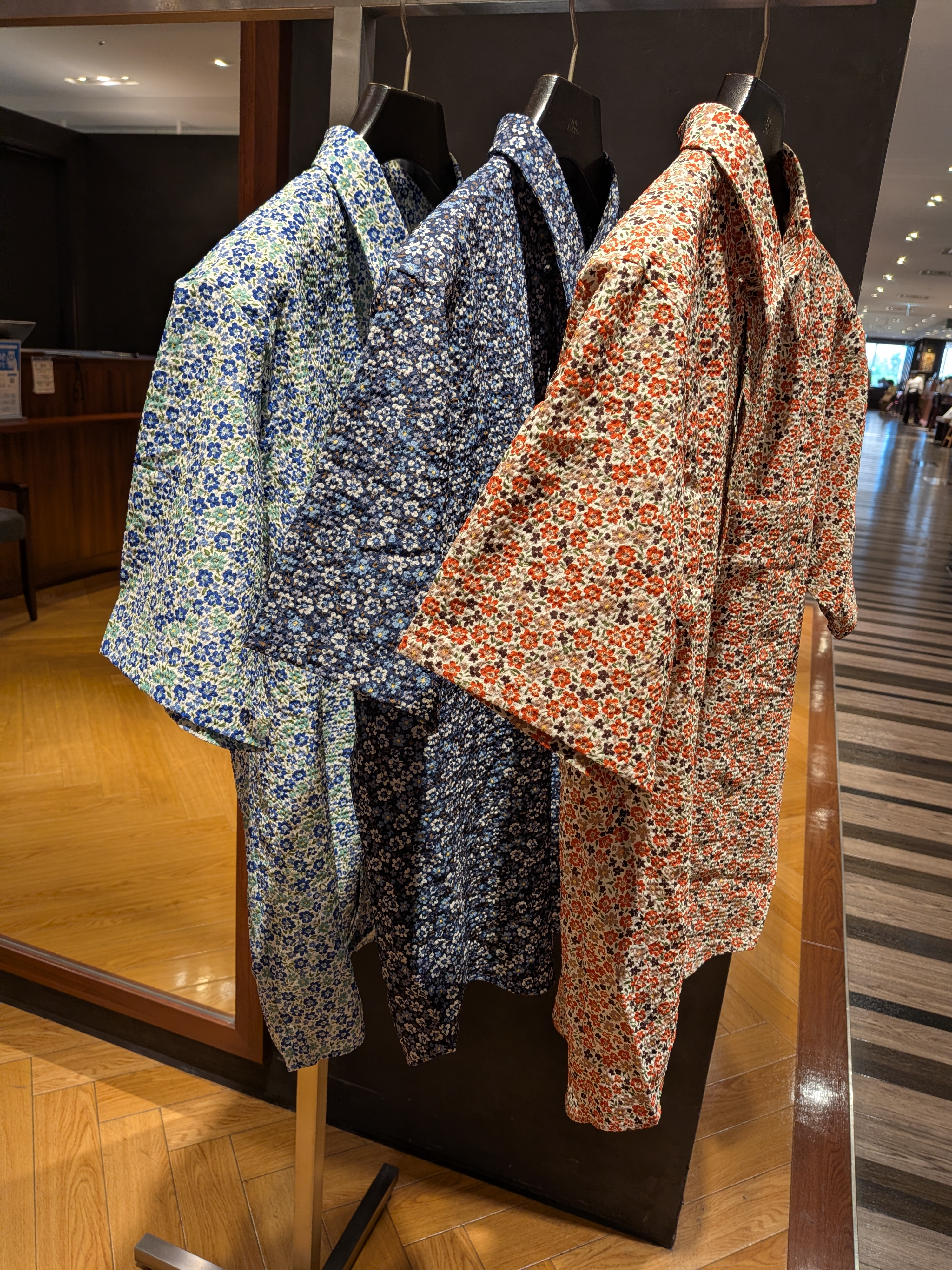 HIROさんの「TAKEO KIKUCHI｜リップル小花シャツ」を使ったコーディネート
