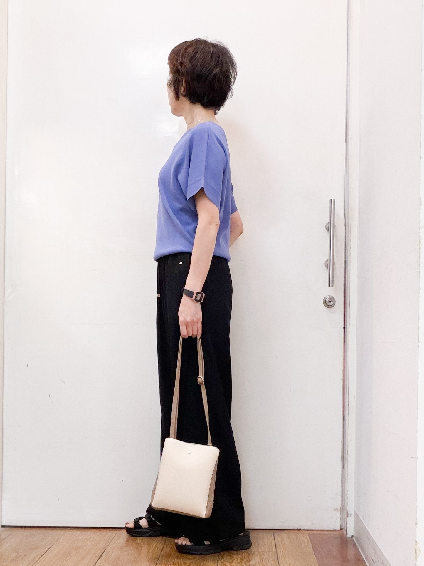 みぃさんの「SHOO･LA･RUE｜【毎日洗える/ひんやり/UV/S-LL】二の腕隠れる さらっとドルマン半袖ニット」を使ったコーディネート