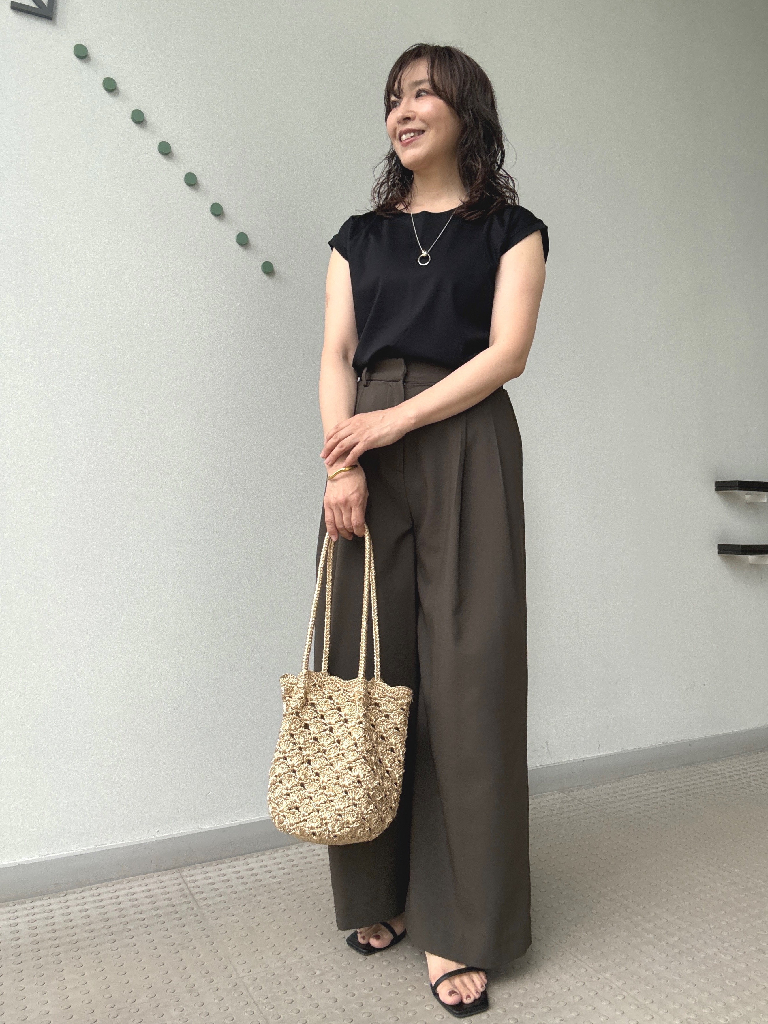 kawamuraさんの「DRESSTERIOR｜イージーケアー クールタッチ ワイドパンツ」を使ったコーディネート