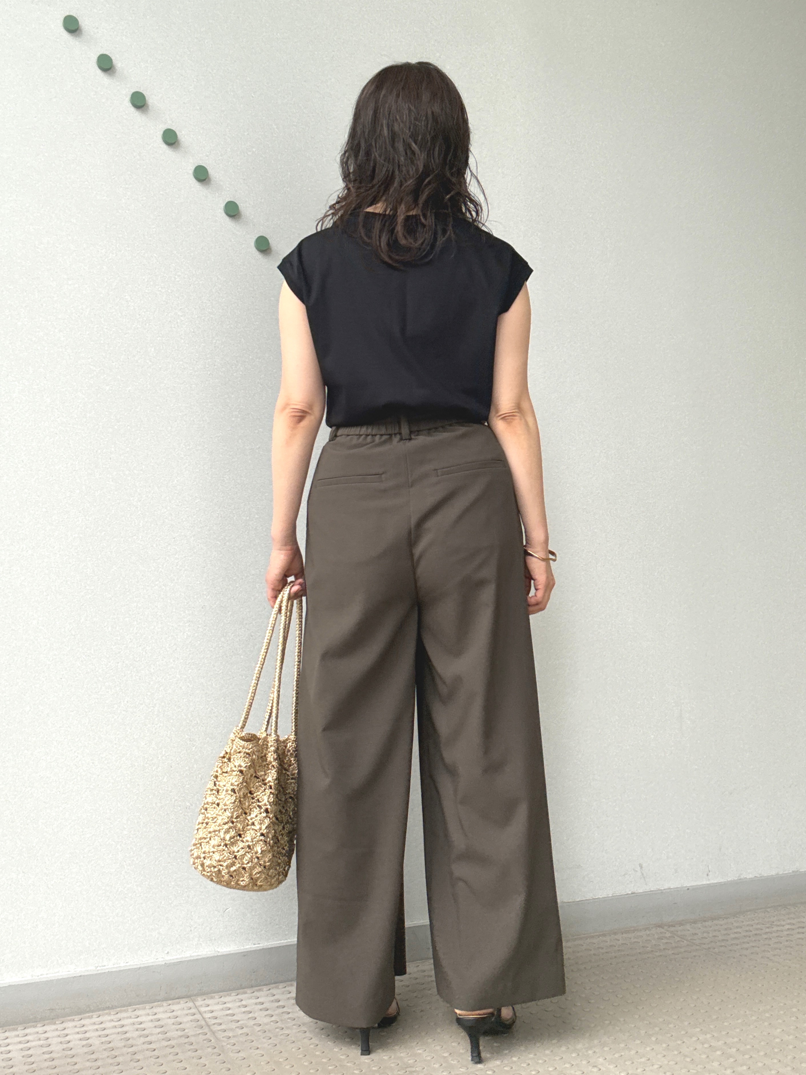 kawamuraさんの「DRESSTERIOR｜イージーケアー クールタッチ ワイドパンツ」を使ったコーディネート