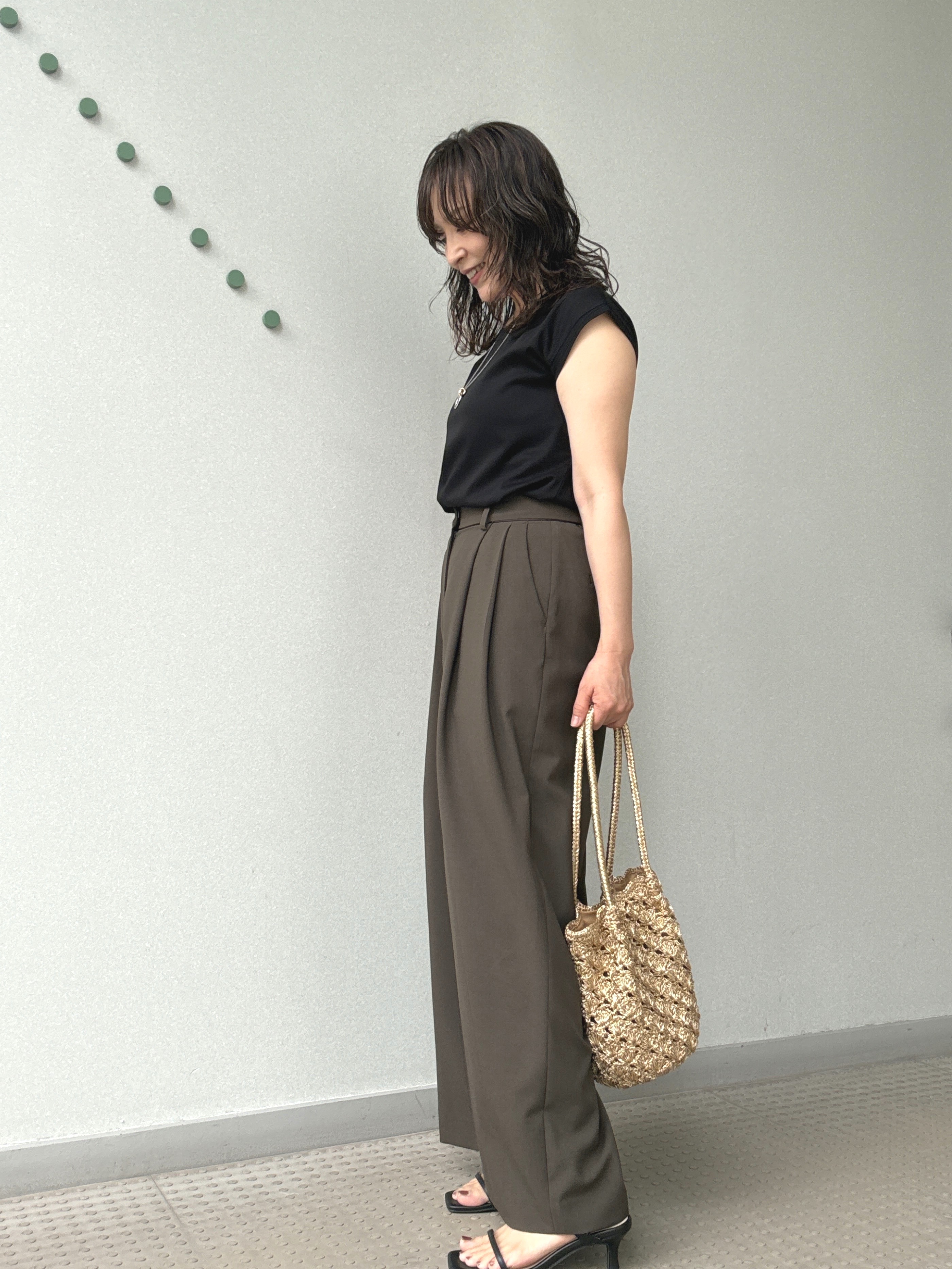 kawamuraさんの「DRESSTERIOR｜イージーケアー クールタッチ ワイドパンツ」を使ったコーディネート