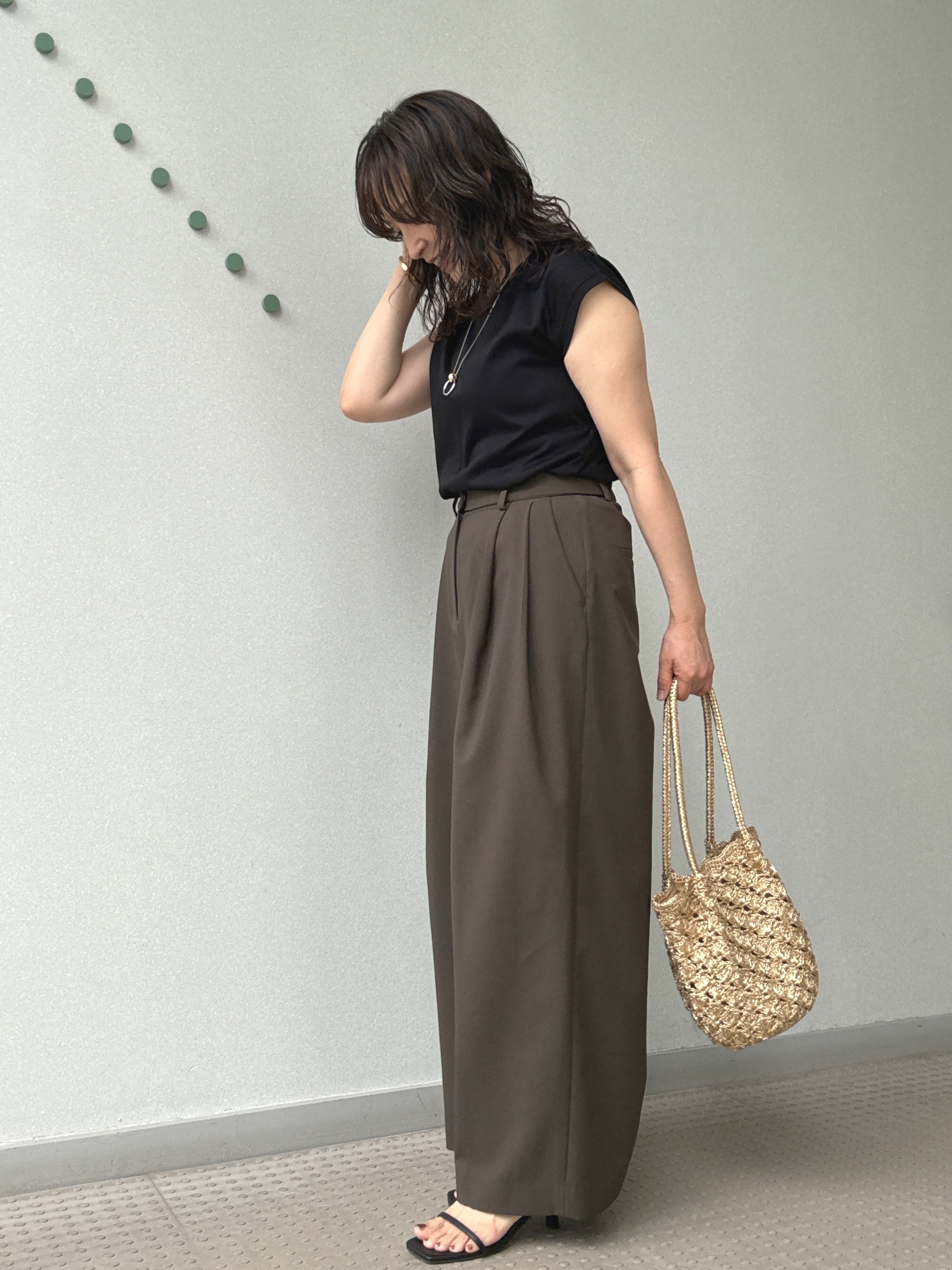 kawamuraさんの「DRESSTERIOR｜イージーケアー クールタッチ ワイドパンツ」を使ったコーディネート