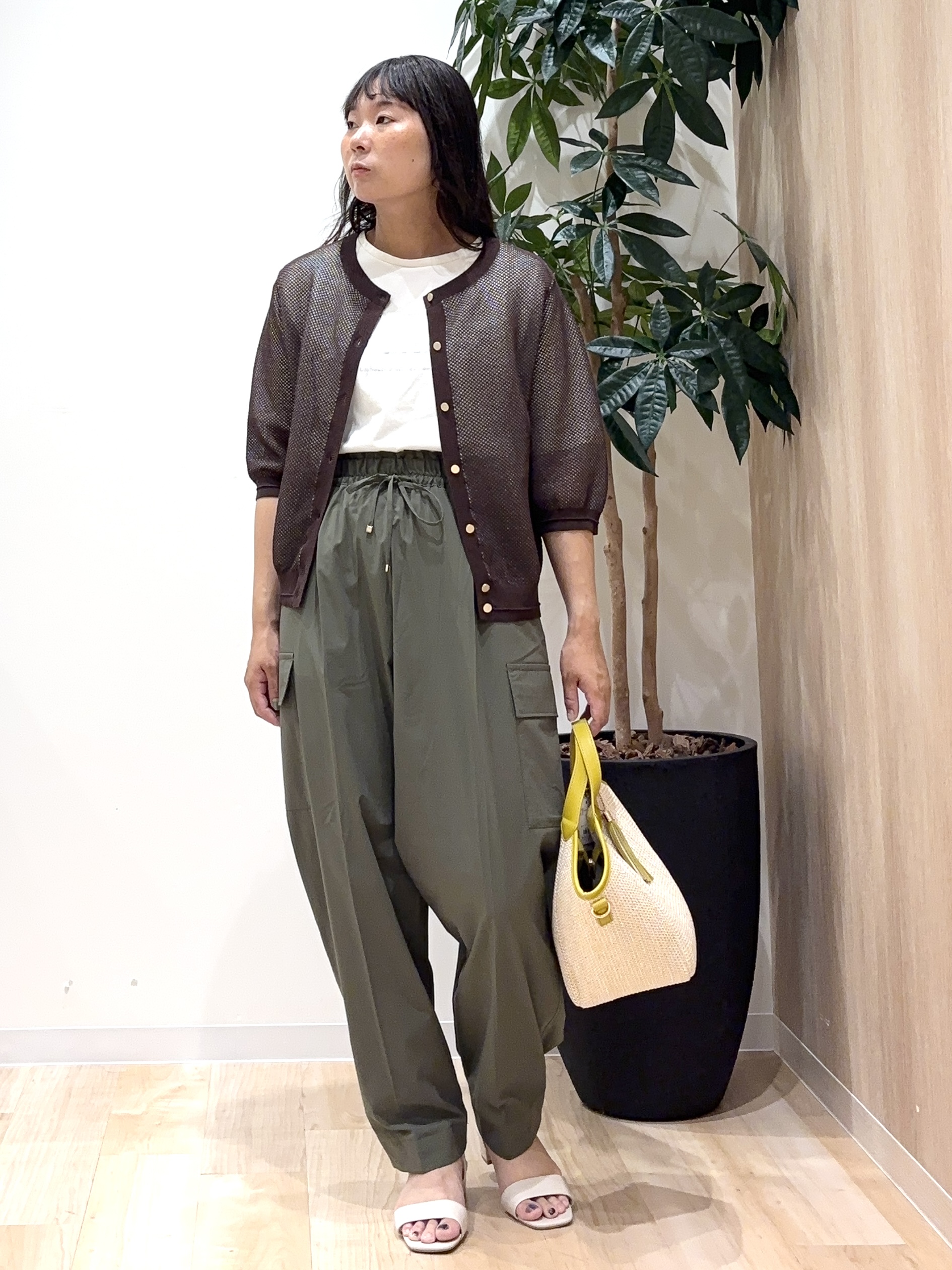 miraiさんの「grove｜【貴島明日香さん着用・洗える】透けない、大人のメッシュカーディガン」を使ったコーディネート