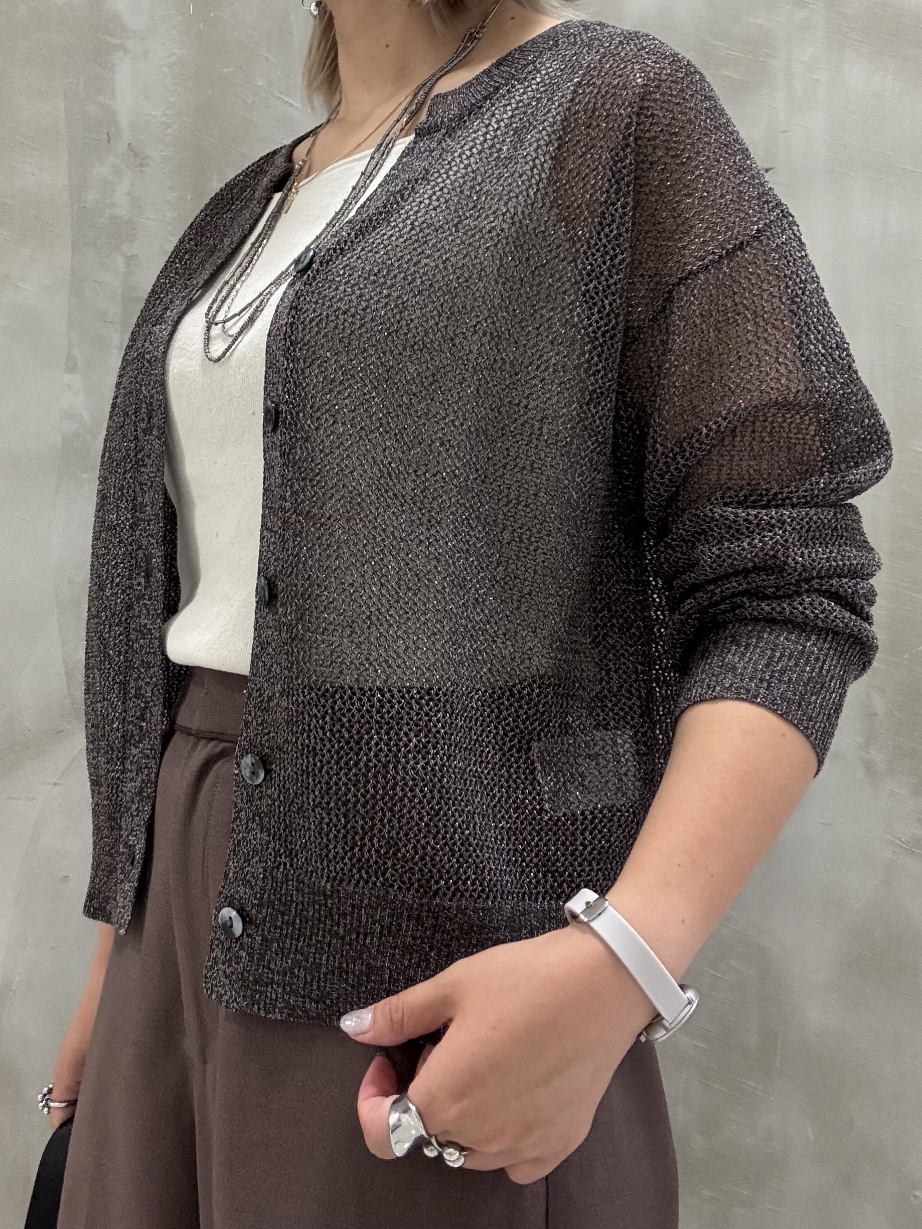 minaさんの「grove｜【貴島明日香さん着用】ラメメッシュキーネックカーディガン」を使ったコーディネート