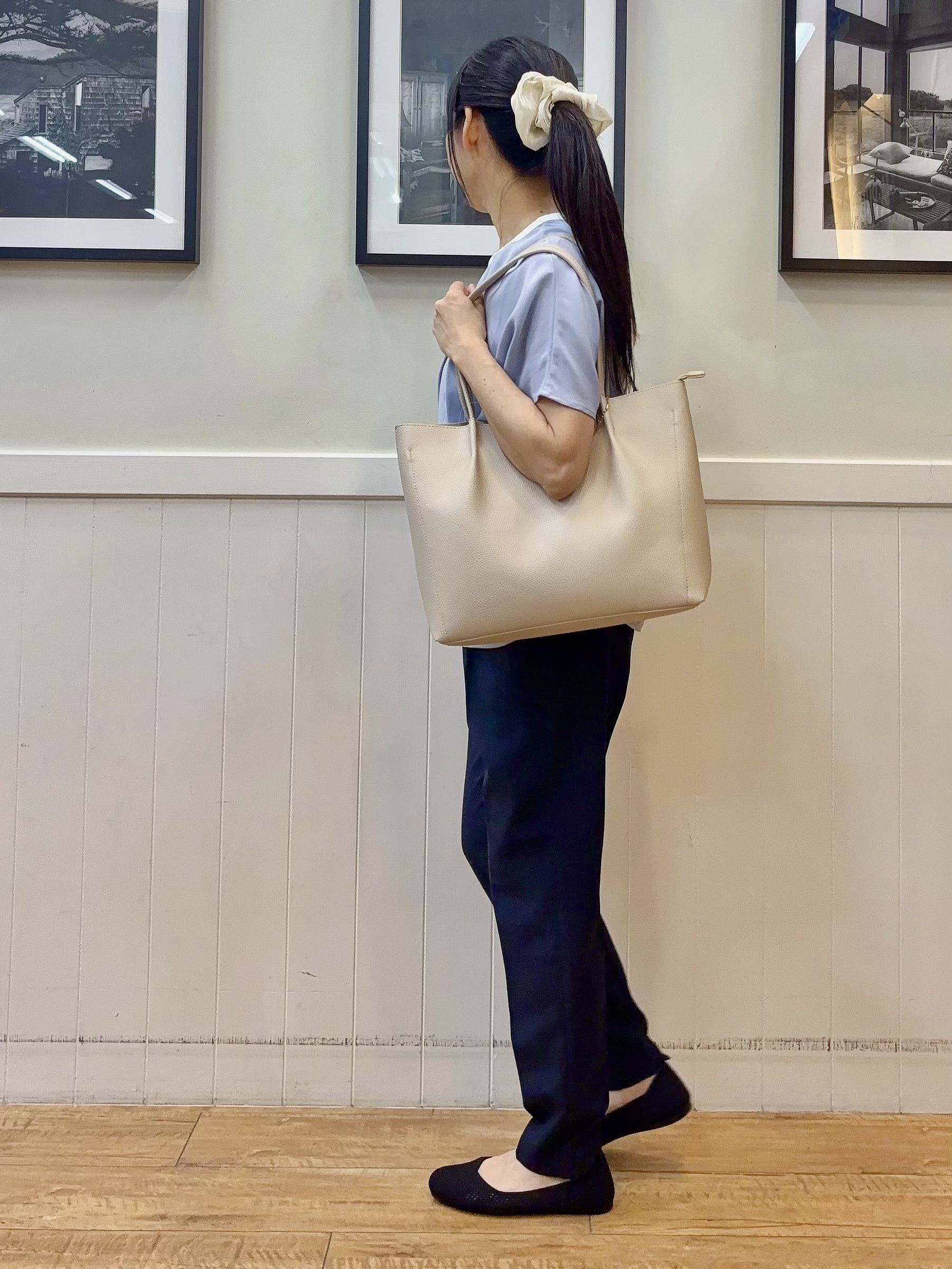 ゆうさんの「SHOO･LA･RUE｜【ひんやり/UV/通勤】洗濯後しわになりにくい 上品配色ブラウス」を使ったコーディネート