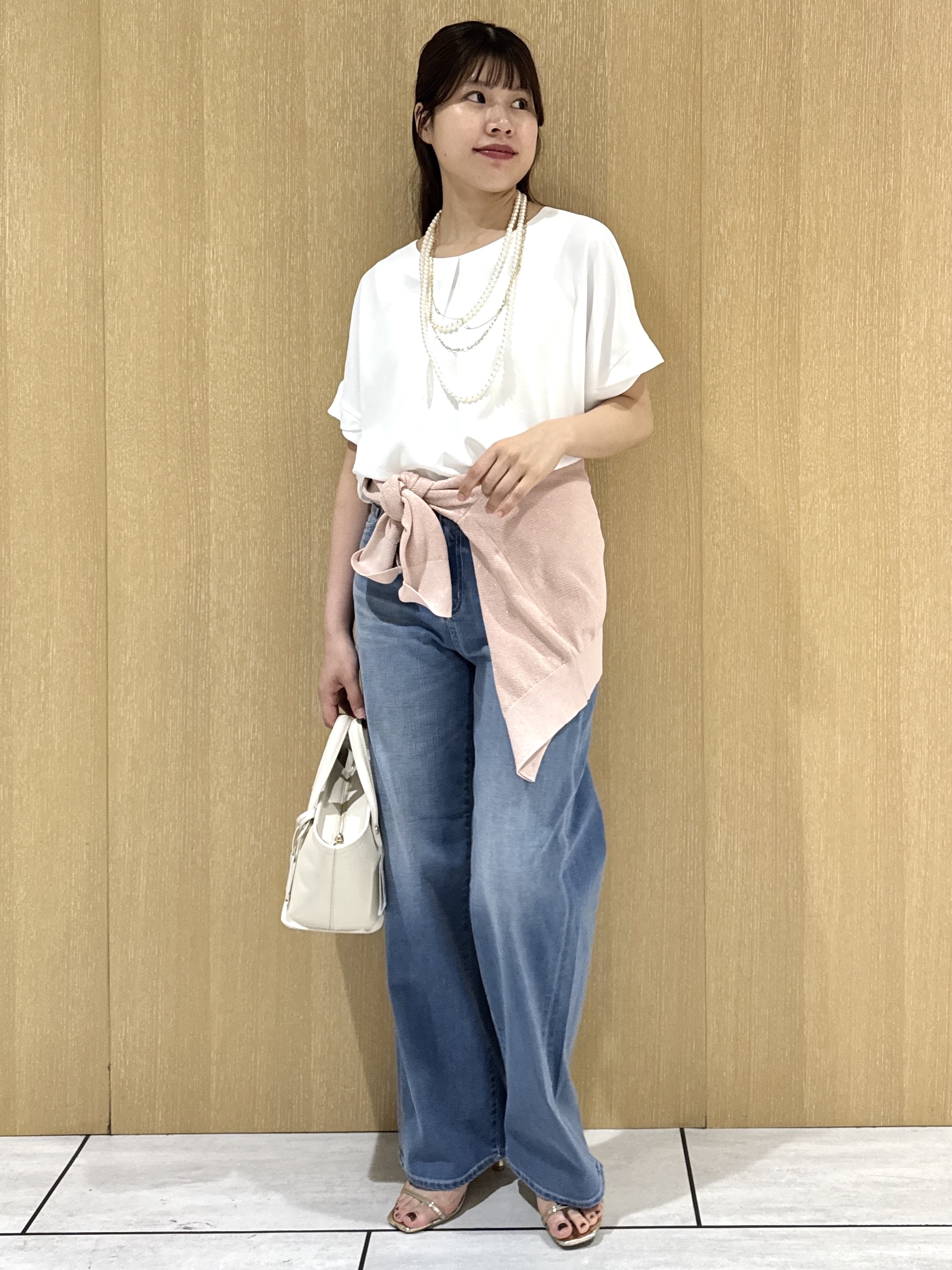 nanaさんの「UNTITLED｜【前後2WAY/はっ水/セットアップ可】リラクシーフレンチスリーブブラウス」を使ったコーディネート