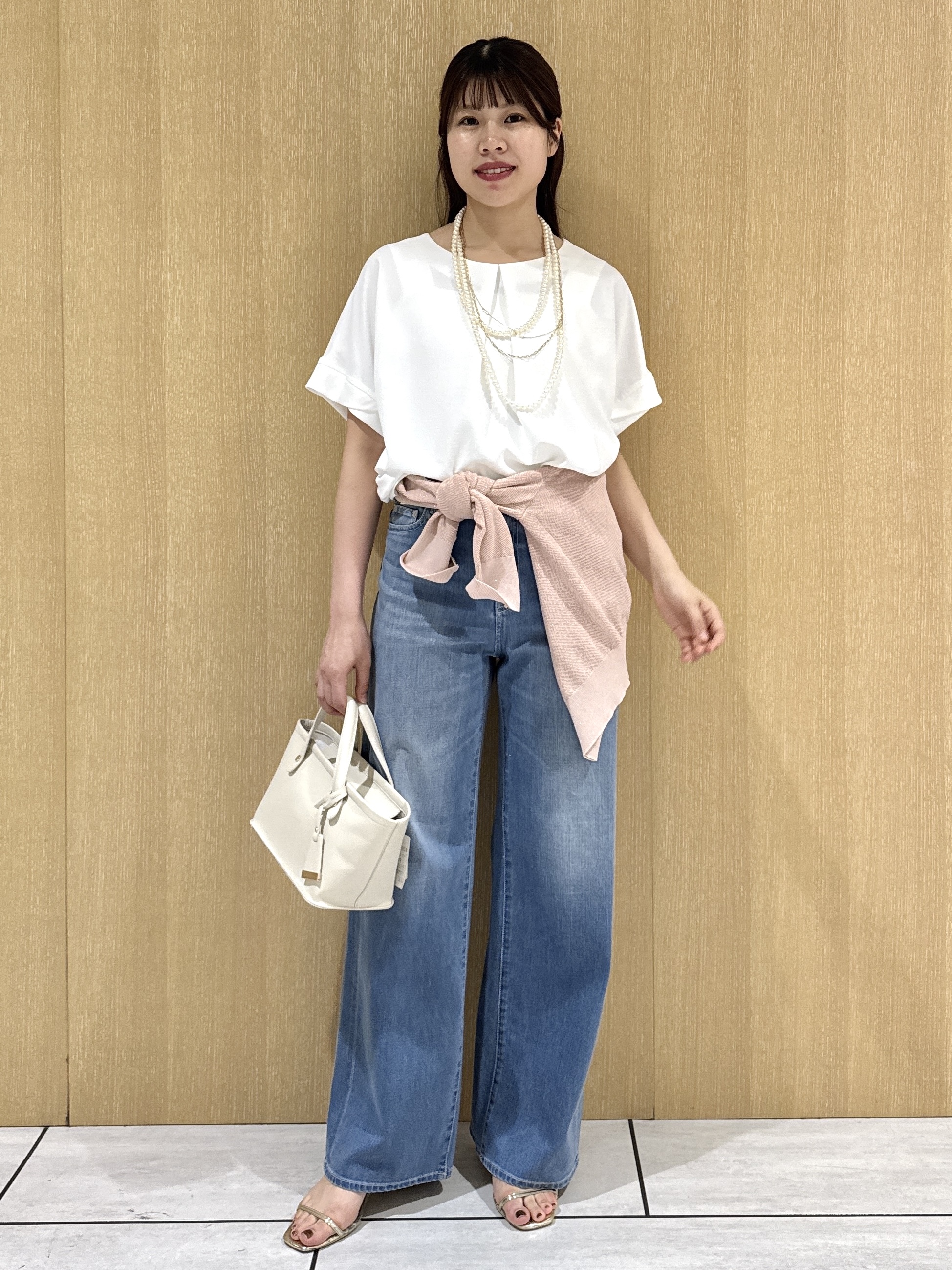 nanaさんの「UNTITLED｜【前後2WAY/はっ水/セットアップ可】リラクシーフレンチスリーブブラウス」を使ったコーディネート