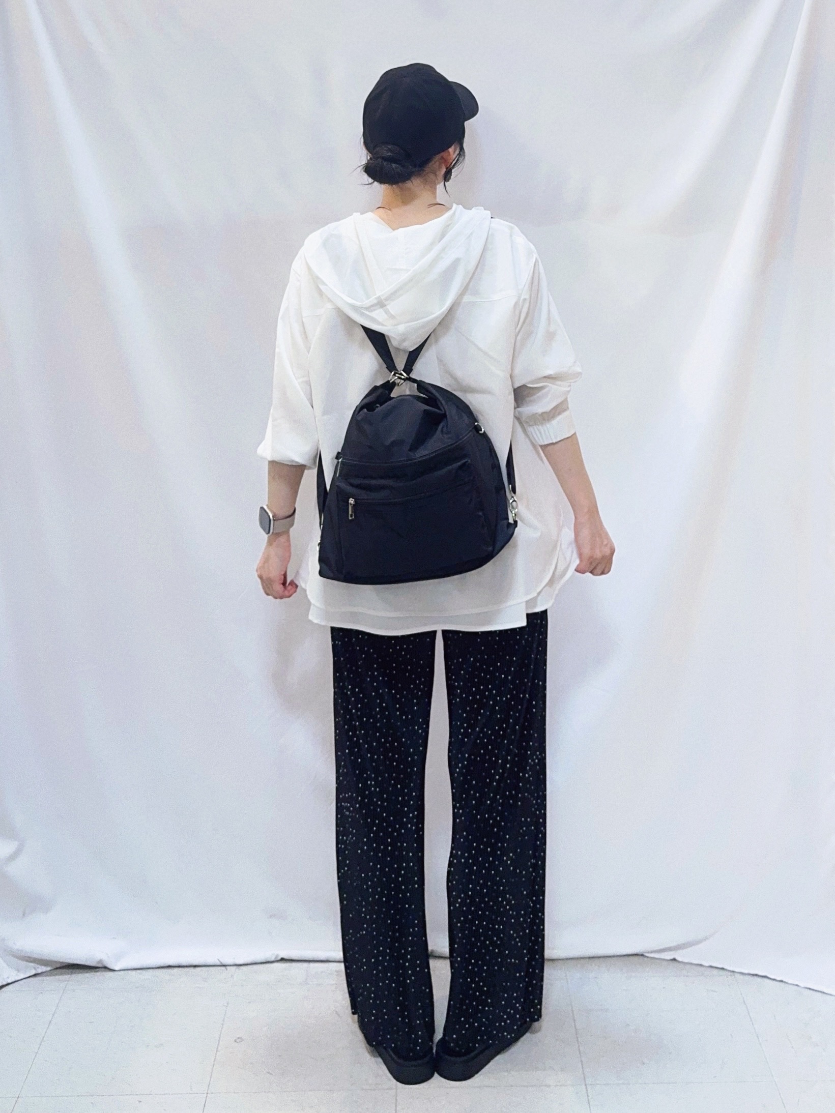 𝐇𝐢𝐫𝐨𝐦𝐢さんの「SHOO･LA･RUE｜【さらり快適/洗濯機可/S-LL】UVカット機能付き ライトな着心地 ひんやりシャツパーカ」を使ったコーディネート