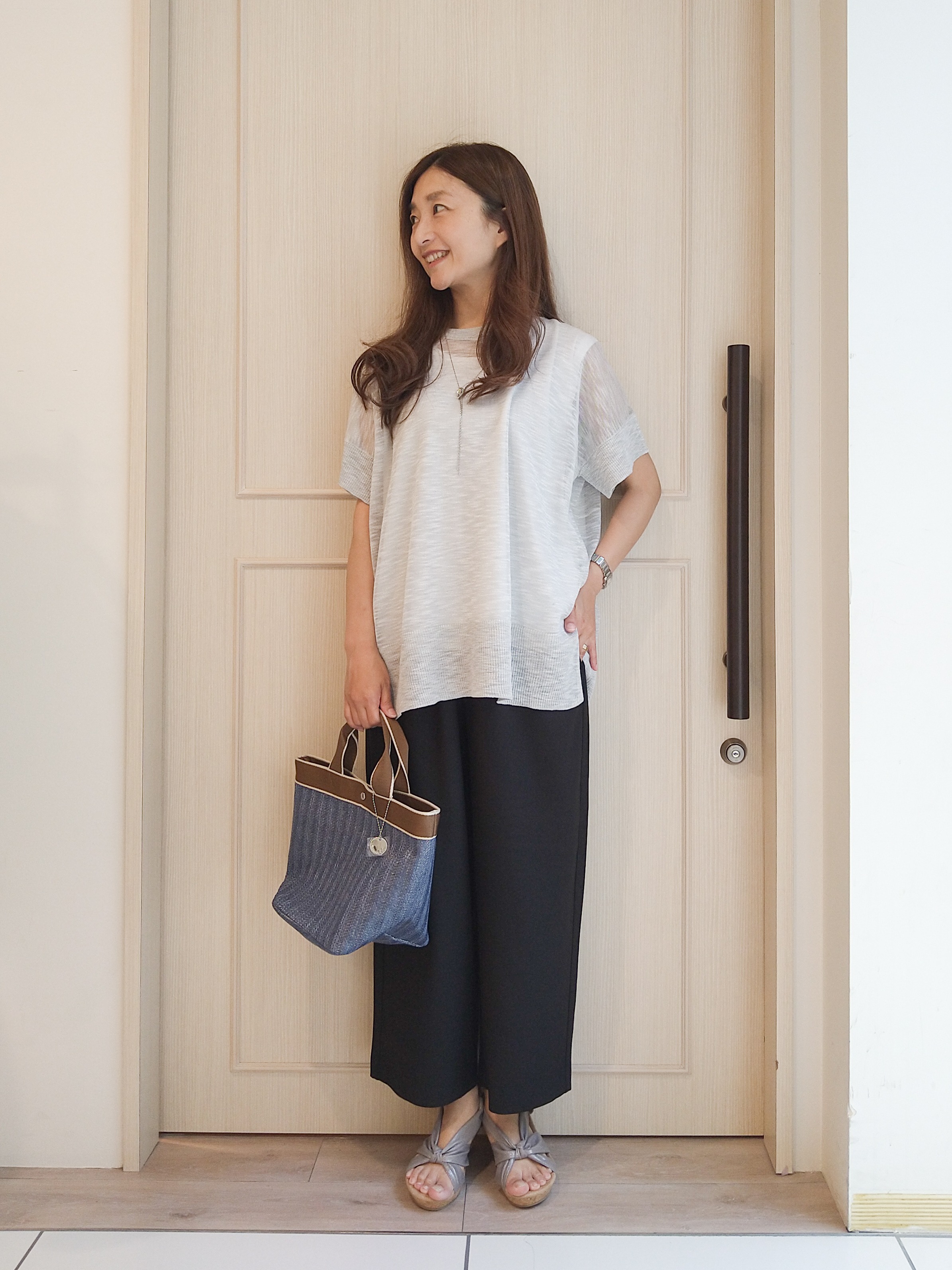 mi-saさんの「SHOO･LA･RUE｜【2点セット/S-LL/体型カバー】大人のこなれレイヤード シアーニット+タンクトップ」を使ったコーディネート