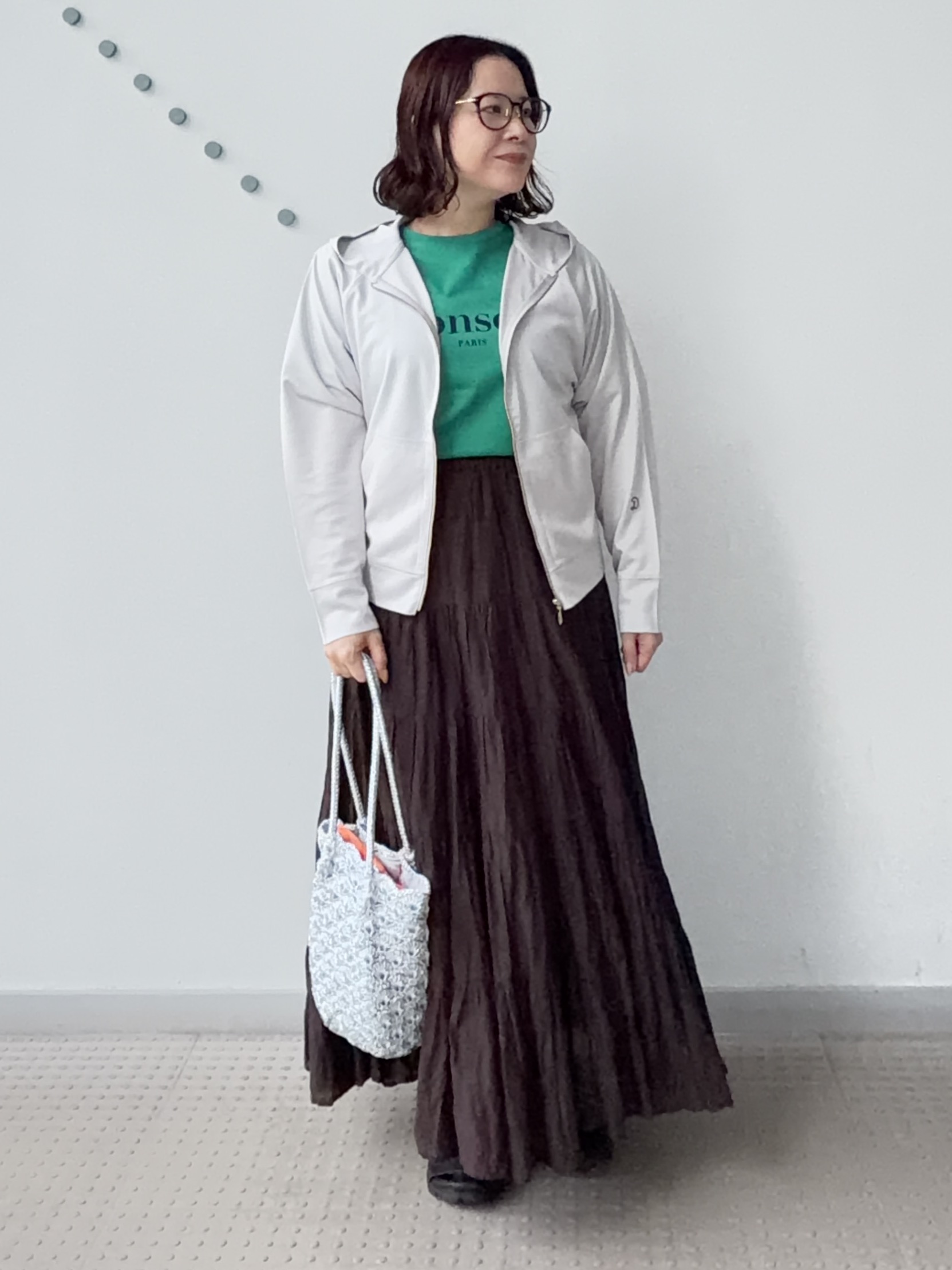Asamiさんの「DRESSTERIOR｜【接触冷感／抗菌防臭／消臭】アイスクリアコットン Bonsoir ロゴTシャツ」を使ったコーディネート