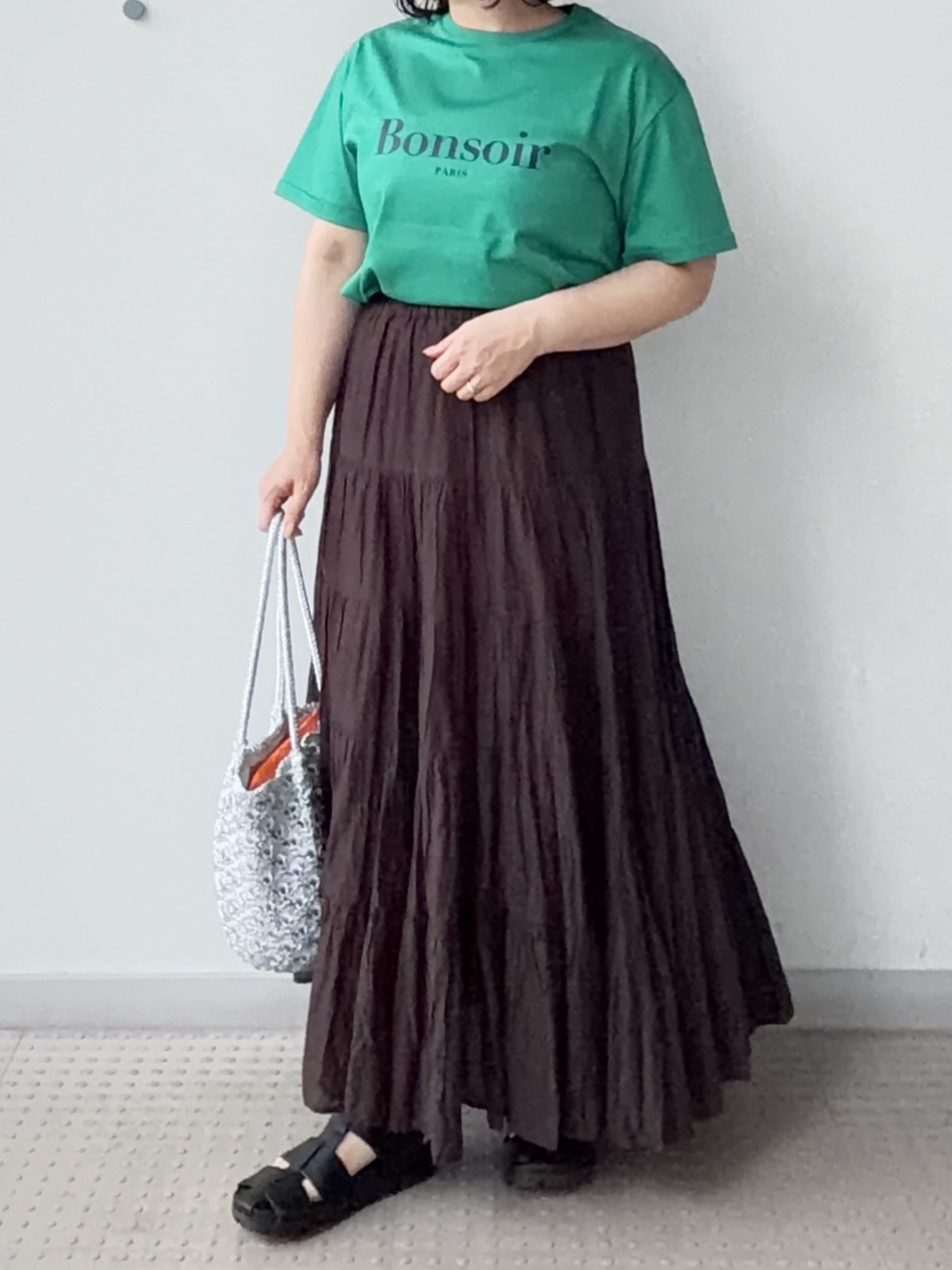 Asamiさんの「DRESSTERIOR｜【接触冷感／抗菌防臭／消臭】アイスクリアコットン Bonsoir ロゴTシャツ」を使ったコーディネート
