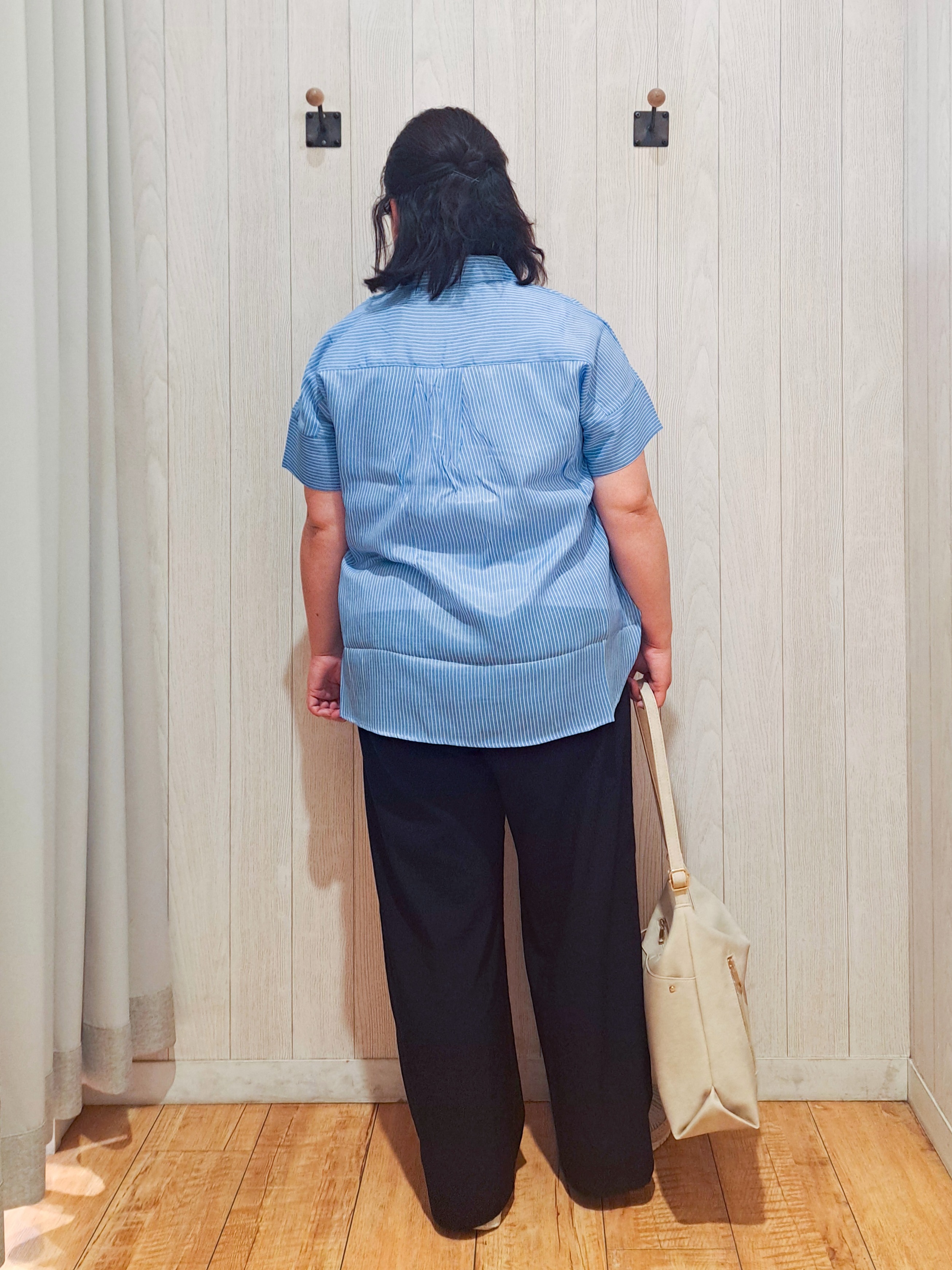 kotomiさんの「SHOO･LA･RUE｜【2点セット/S-LL/洗濯機可】時短でコーデ決まる スラブスキッパーシャツ＋タンクトップ」を使ったコーディネート
