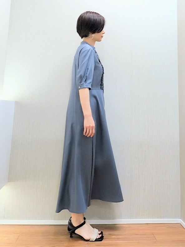 ミズタさんの「UNTITLED｜【1枚で着映え】フロントフリルワンピース」を使ったコーディネート