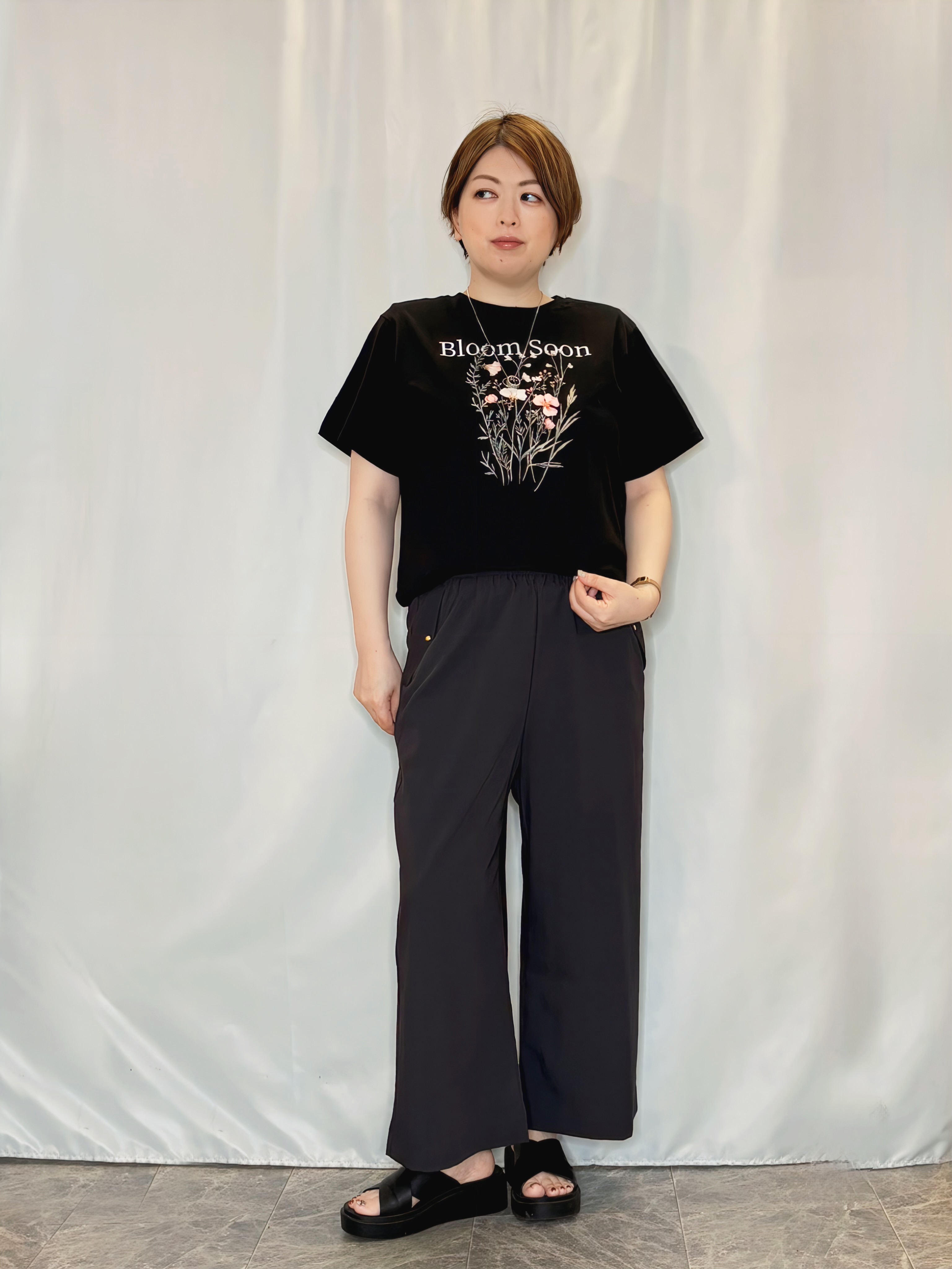 たみさんの「SHOO･LA･RUE｜【ひんやり/洗濯機可/S-LL】程よいVネックですっきり魅せる ジップアップ 7分袖シアーカーディガ」を使ったコーディネート