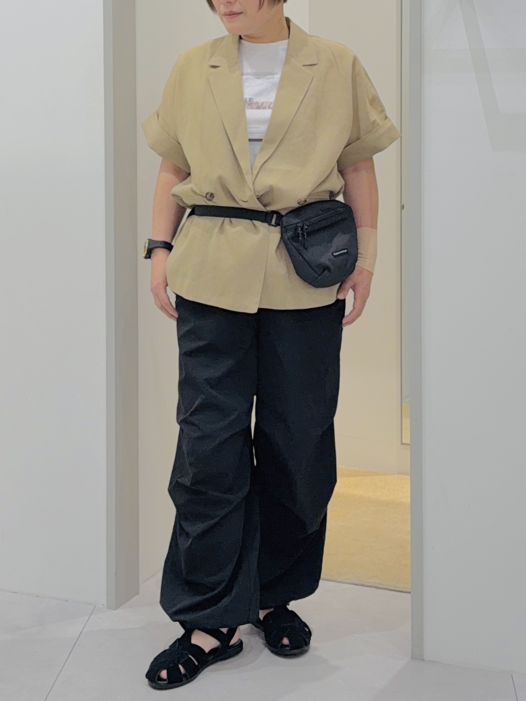 タナさんの「THE SHOP TK｜【夏の通勤スタイルに】涼やかな着心地 麻調ダブルブレストジャケット」を使ったコーディネート