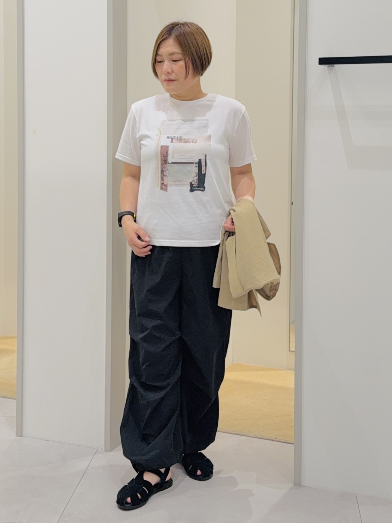 タナさんの「THE SHOP TK｜【夏の通勤スタイルに】涼やかな着心地 麻調ダブルブレストジャケット」を使ったコーディネート