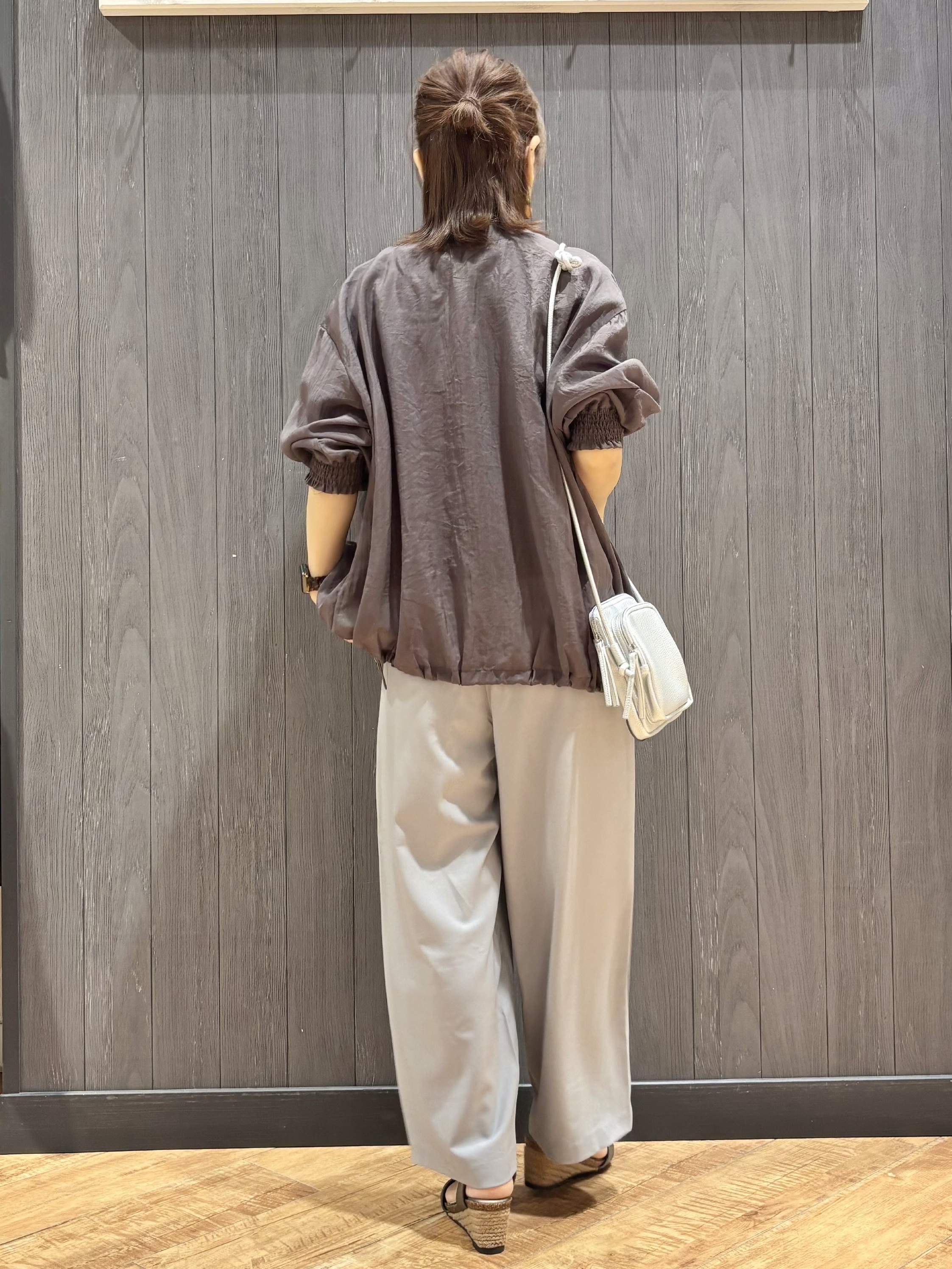 meiさんの「SHOO･LA･RUE｜【S-LL/洗濯機可】1枚持っておくと安心 程よい透け感のシアーリブブルゾン」を使ったコーディネート