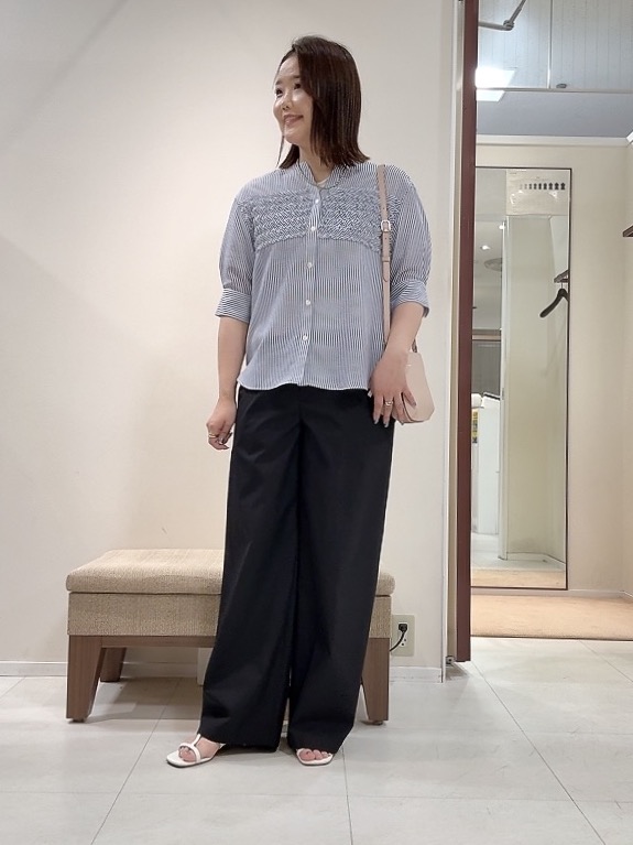 YUIさんの「UNTITLED｜【接触冷感/通気性/洗える】フロントフリルブラウス」を使ったコーディネート
