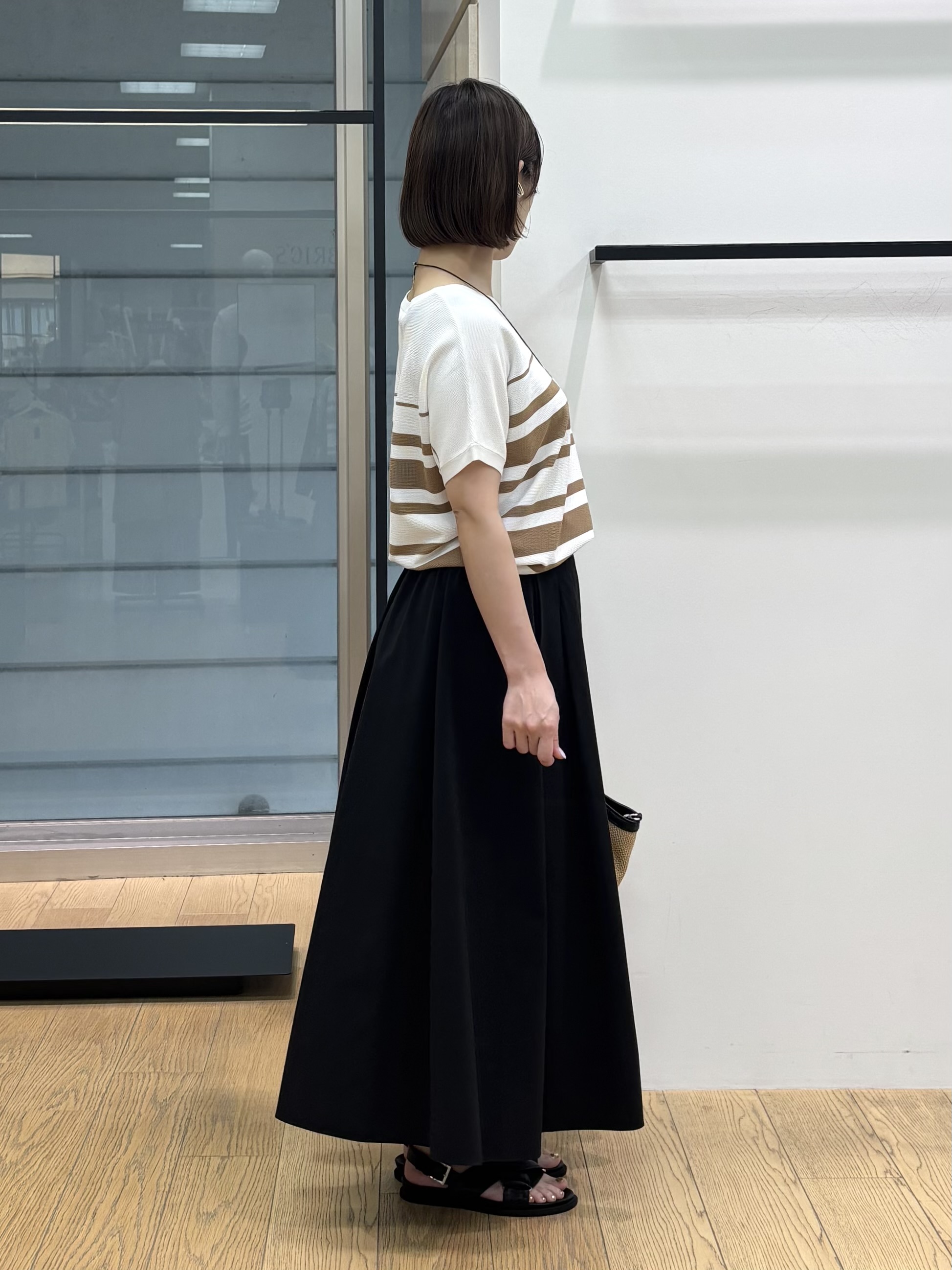 asamiさんの「INDIVI｜【洗える】ガーター編みVネックニットT」を使ったコーディネート