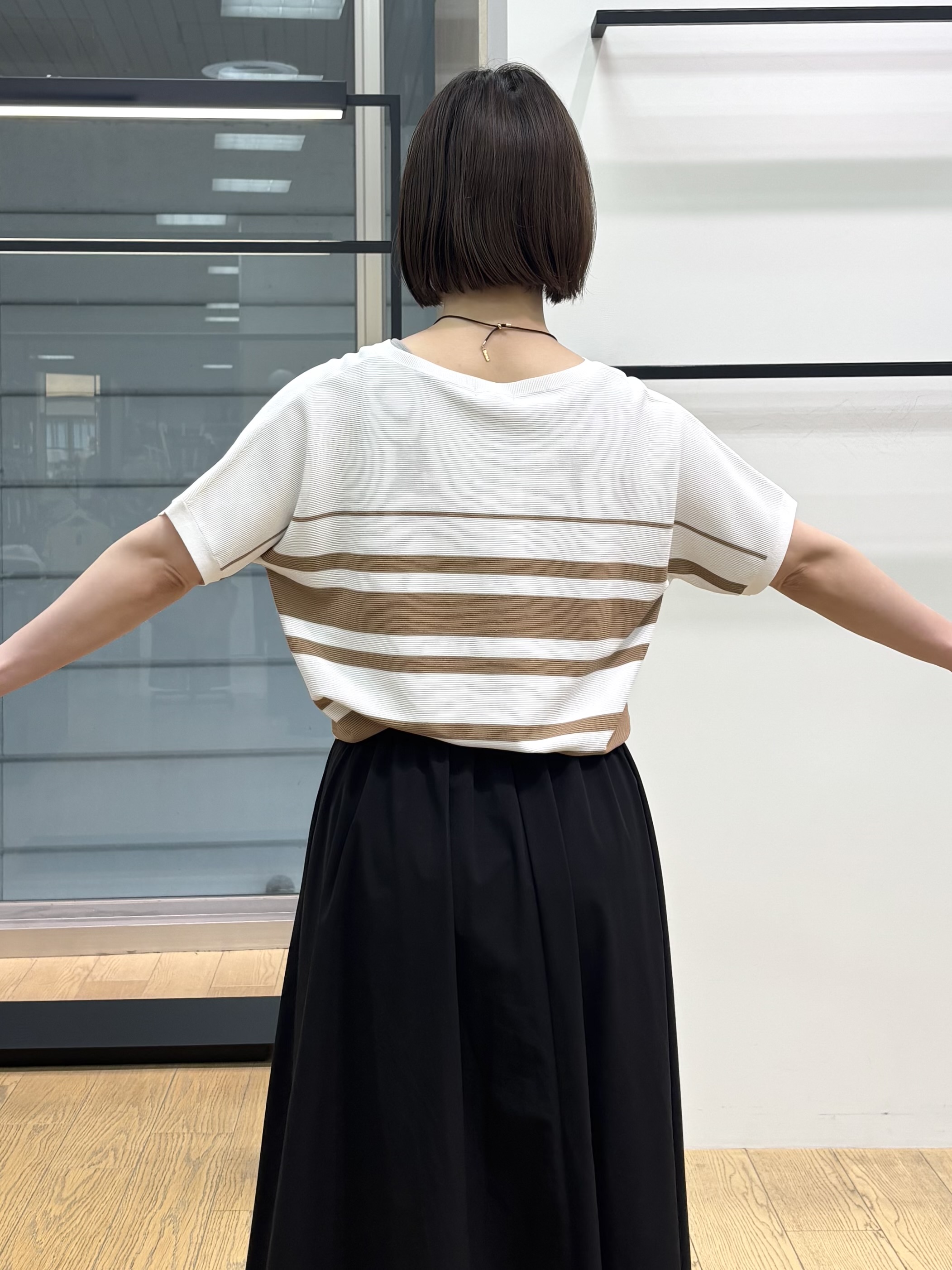 asamiさんの「INDIVI｜【洗える】ガーター編みVネックニットT」を使ったコーディネート