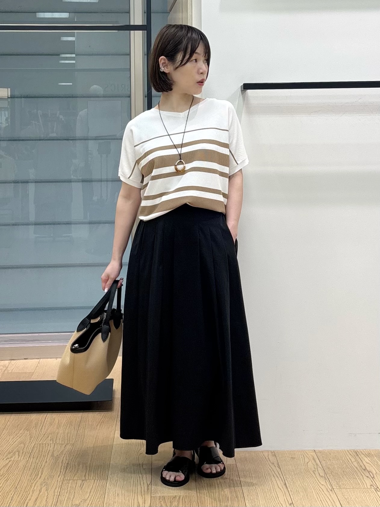 asamiさんの「INDIVI｜【洗える】ガーター編みVネックニットT」を使ったコーディネート