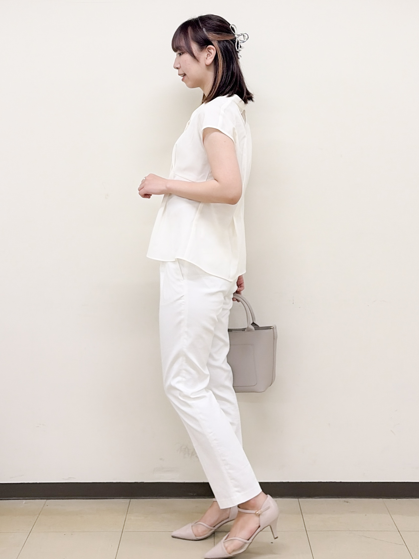 yurinaさんの「index｜【接触冷感／防シワ】ペプラムボウタイブラウス《洗濯機OK／ストレッチ》」を使ったコーディネート