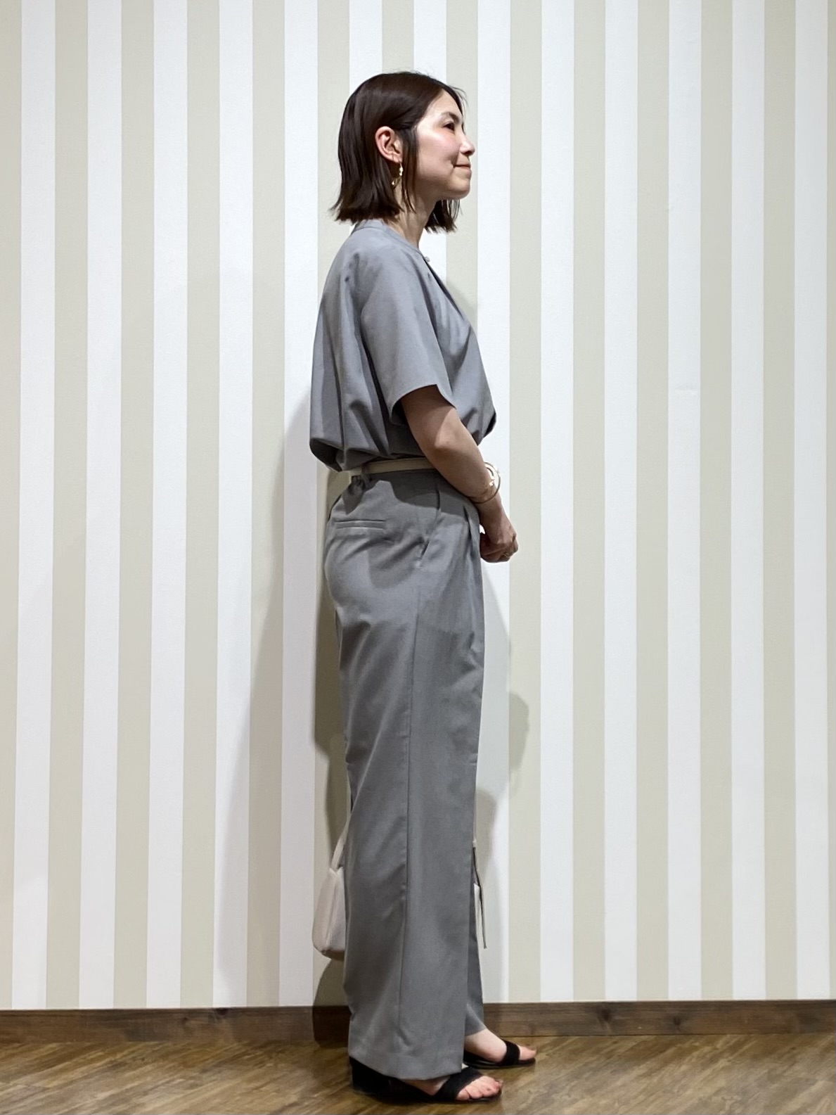 SAOさんの「SHOO･LA･RUE｜【ひんやり/吸水速乾/セットアップ可】洗濯後しわになりにくい　タックブラウス」を使ったコーディネート