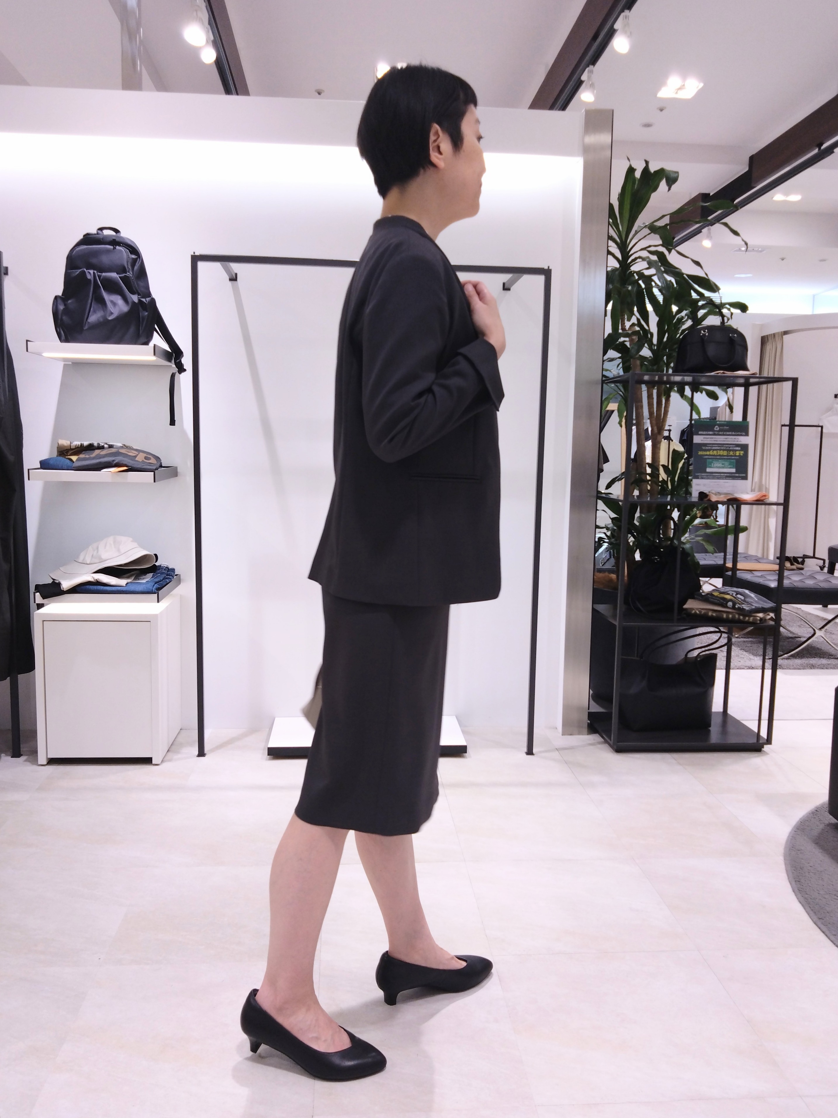 まちこさんの「UNTITLED｜【セットアップ可/UV/接触冷感】エアリーノーカラージャケット」を使ったコーディネート