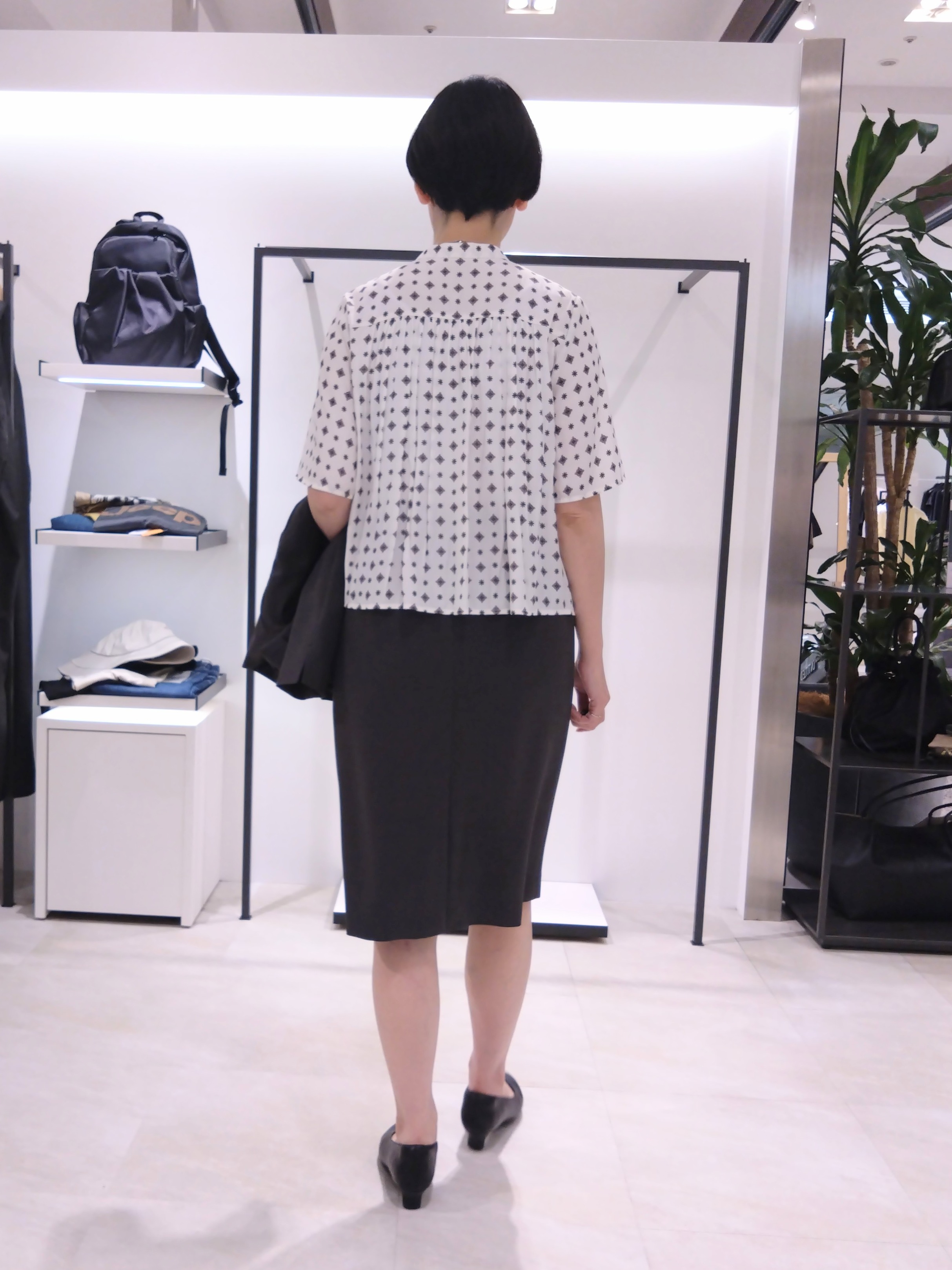 まちこさんの「UNTITLED｜【セットアップ可/UV/接触冷感】エアリーノーカラージャケット」を使ったコーディネート