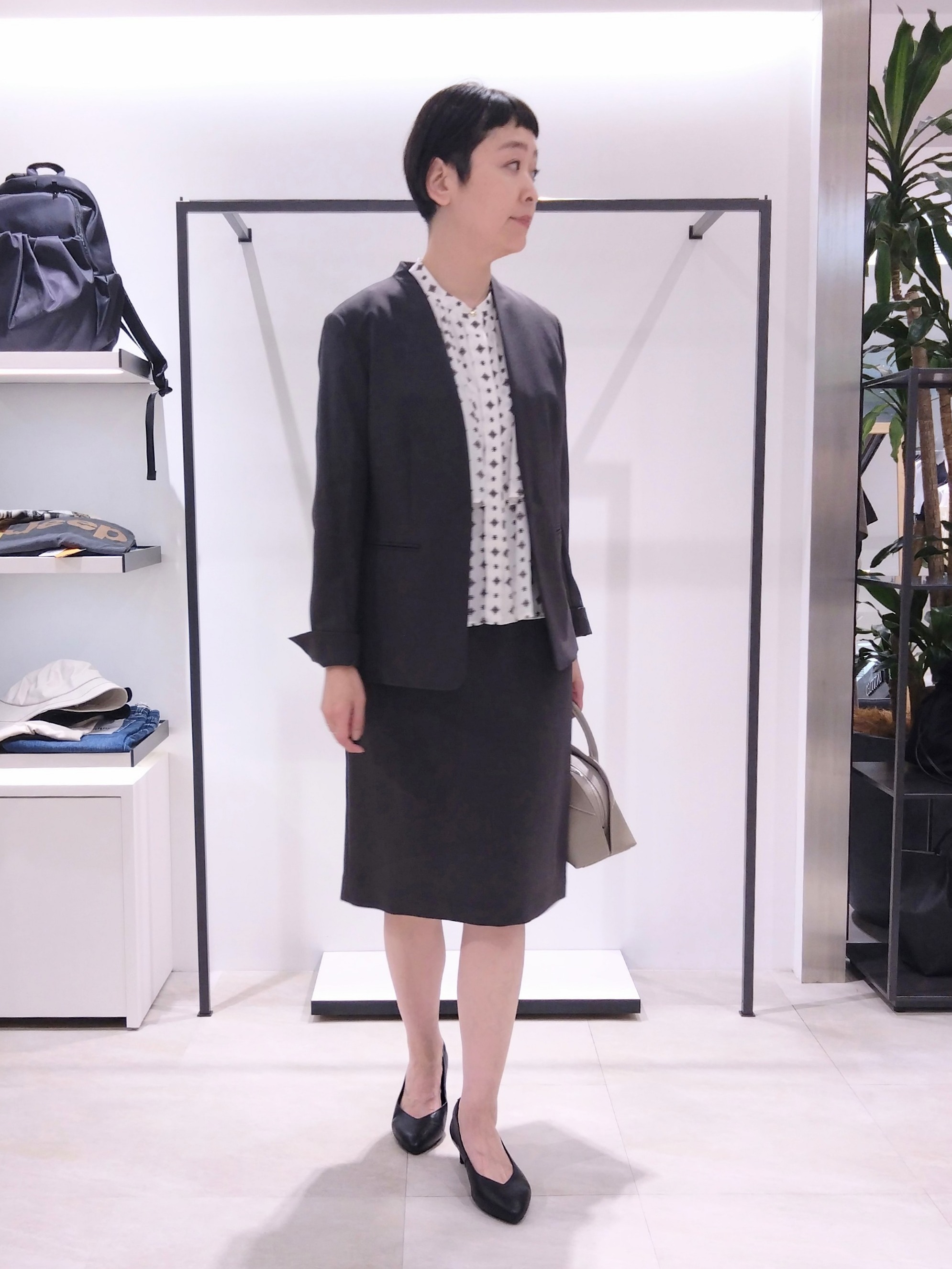 まちこさんの「UNTITLED｜【セットアップ可/UV/接触冷感】エアリーノーカラージャケット」を使ったコーディネート