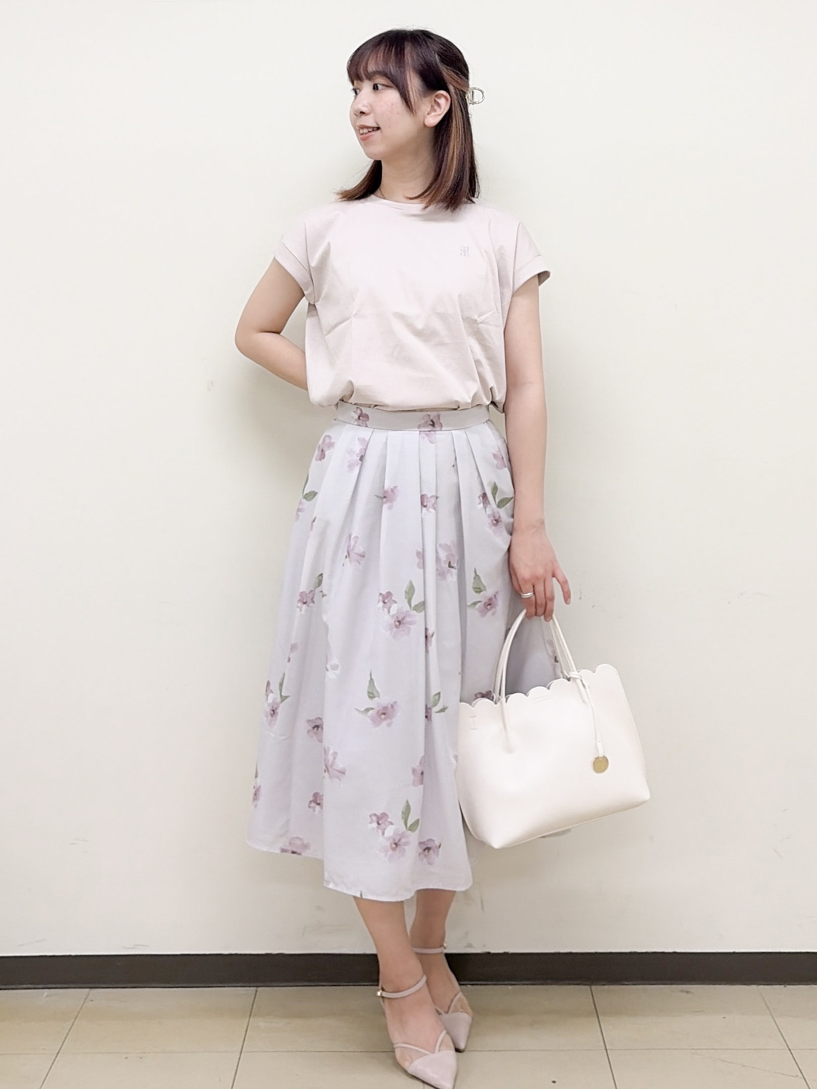 yurinaさんの「index｜【接触冷感／UV】ワンポイント刺繍Tシャツ《7col／XS~3L／洗濯機OK》」を使ったコーディネート