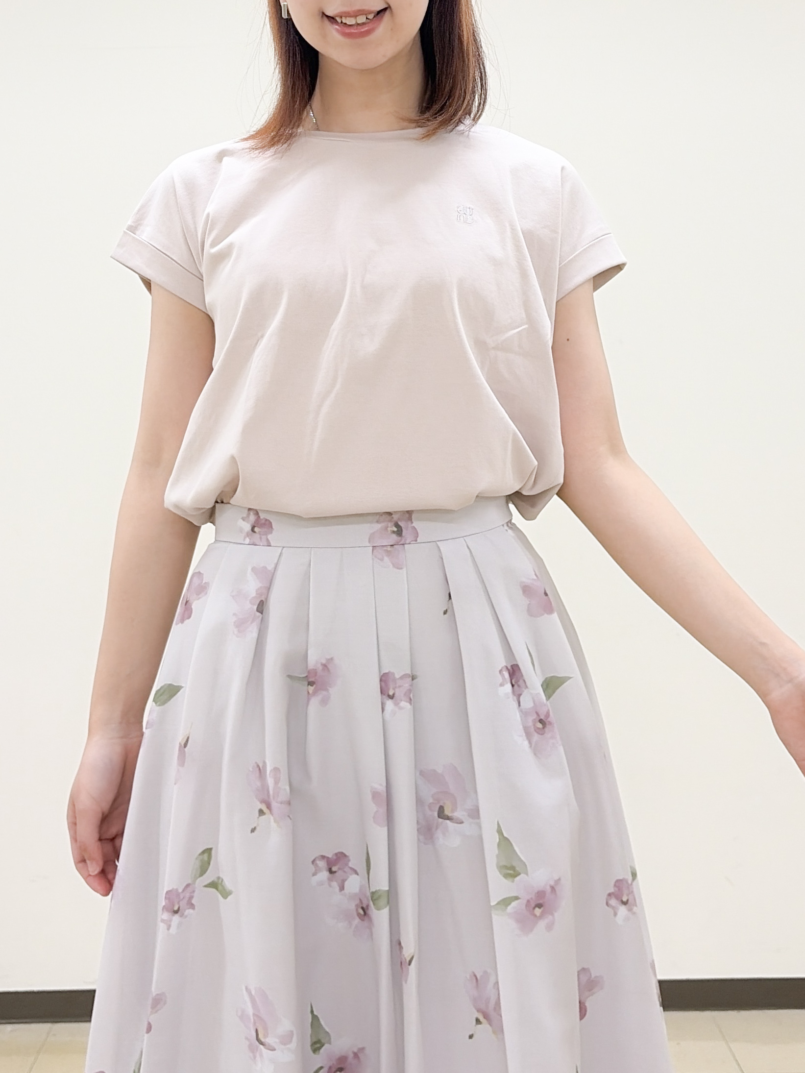 yurinaさんの「index｜【接触冷感／UV】ワンポイント刺繍Tシャツ《7col／XS~3L／洗濯機OK》」を使ったコーディネート