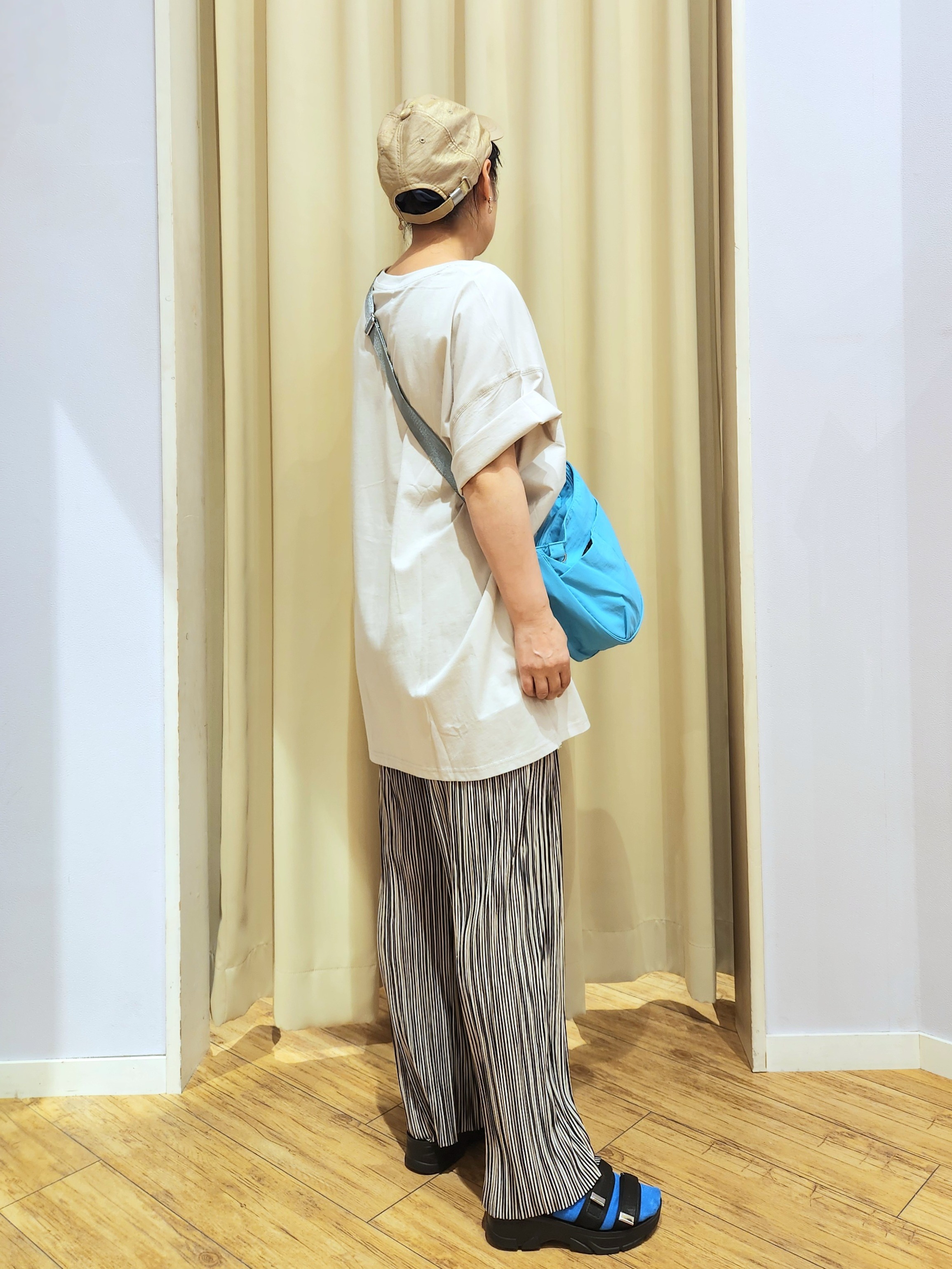 くまさんの「SHOO･LA･RUE｜【ひんやり】ゆるっと体型カバー BIGアソートTシャツ」を使ったコーディネート