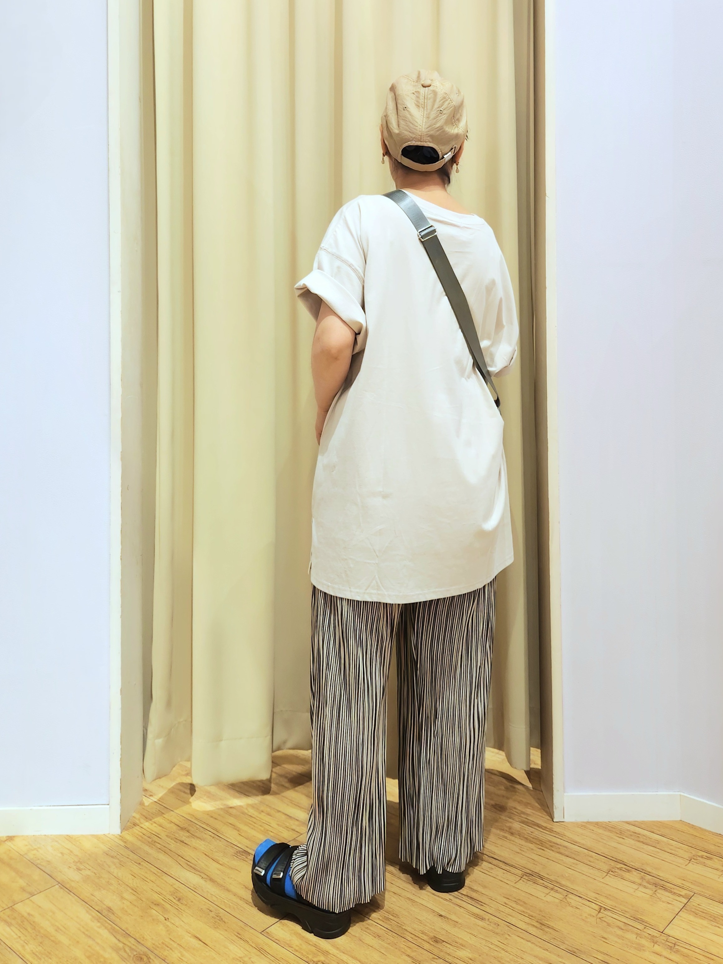 くまさんの「SHOO･LA･RUE｜【ひんやり】ゆるっと体型カバー BIGアソートTシャツ」を使ったコーディネート