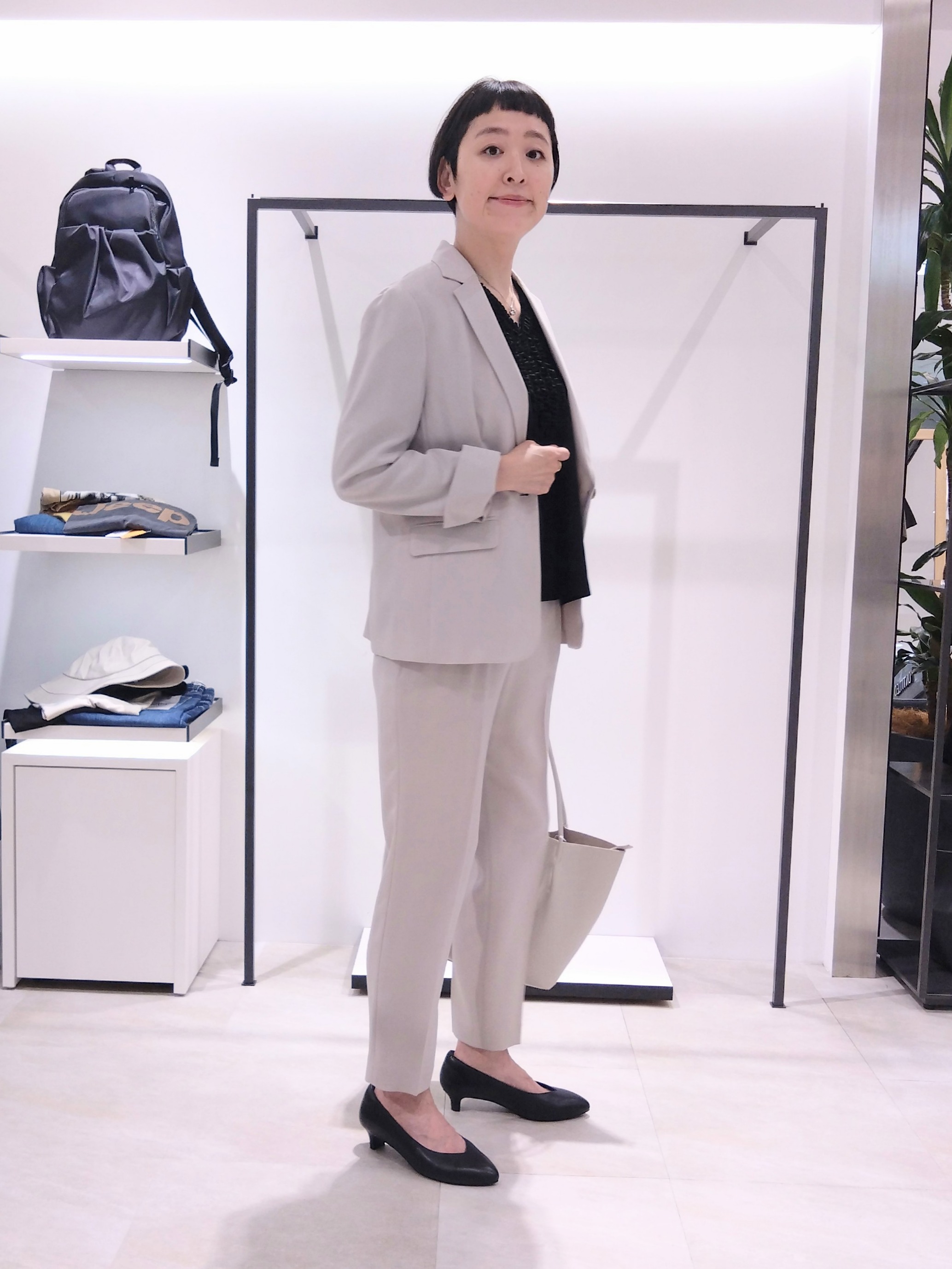まちこさんの「UNTITLED｜【セットアップ可/UV/接触冷感】エアリーテーラードジャケット」を使ったコーディネート