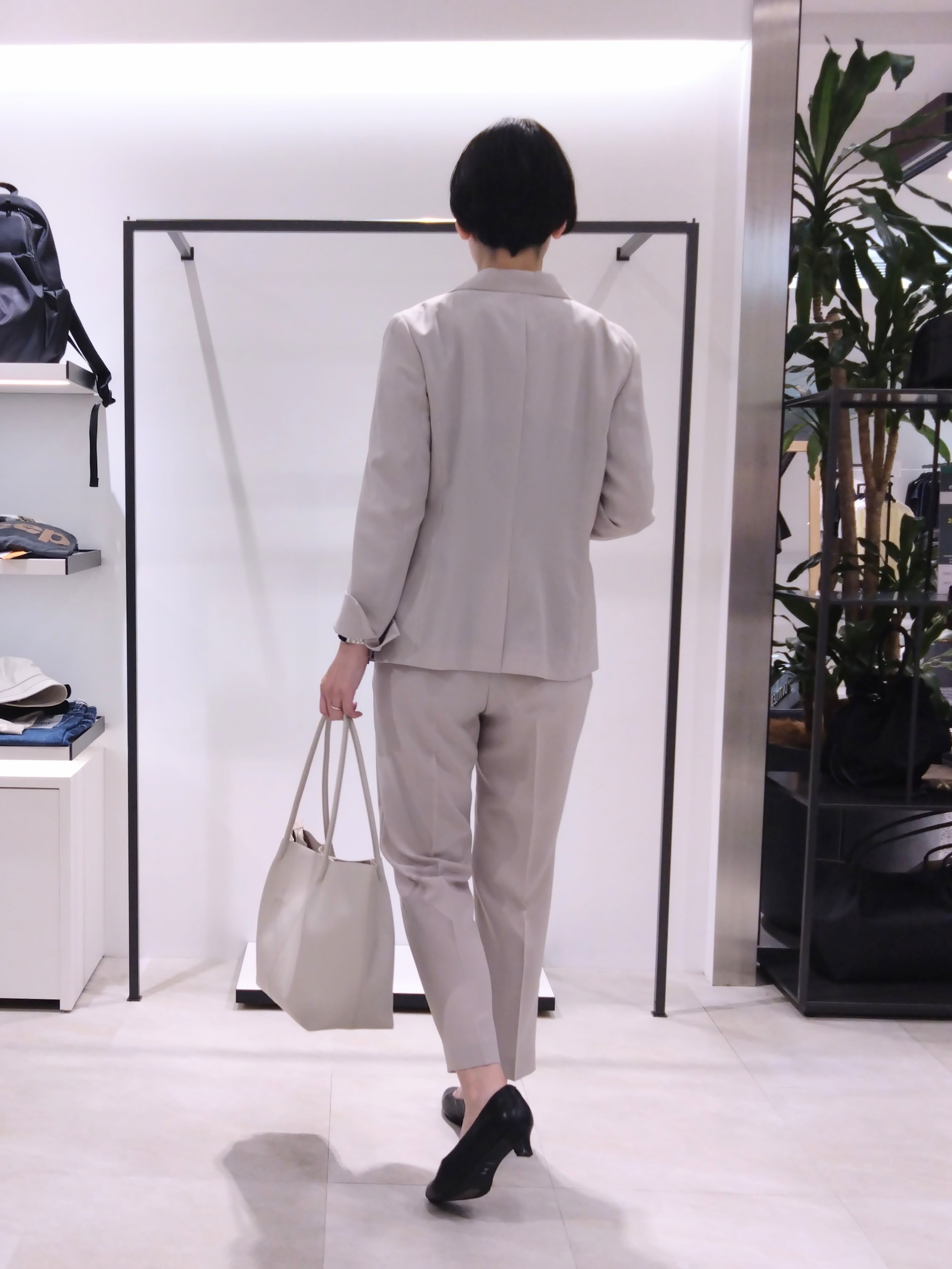 まちこさんの「UNTITLED｜【セットアップ可/UV/接触冷感】エアリーテーラードジャケット」を使ったコーディネート