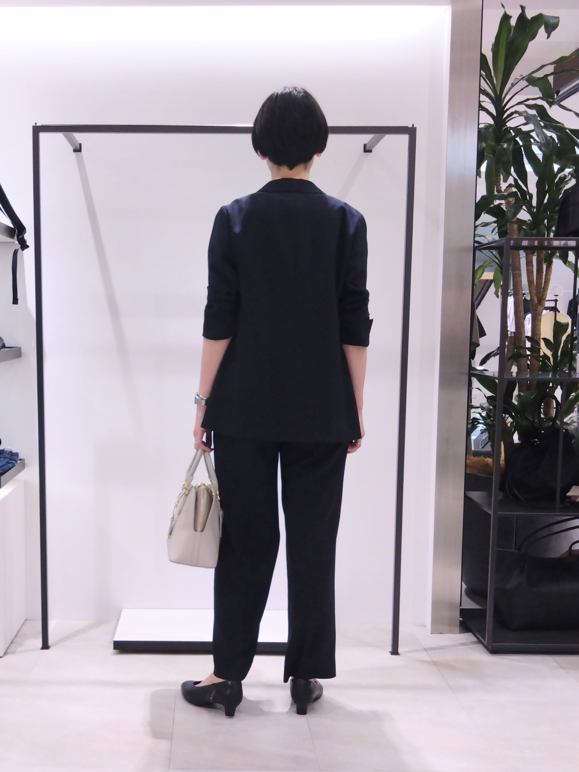 まちこさんの「UNTITLED｜【新色追加/セットアップ可】エアリー ダブルブレストジャケット」を使ったコーディネート