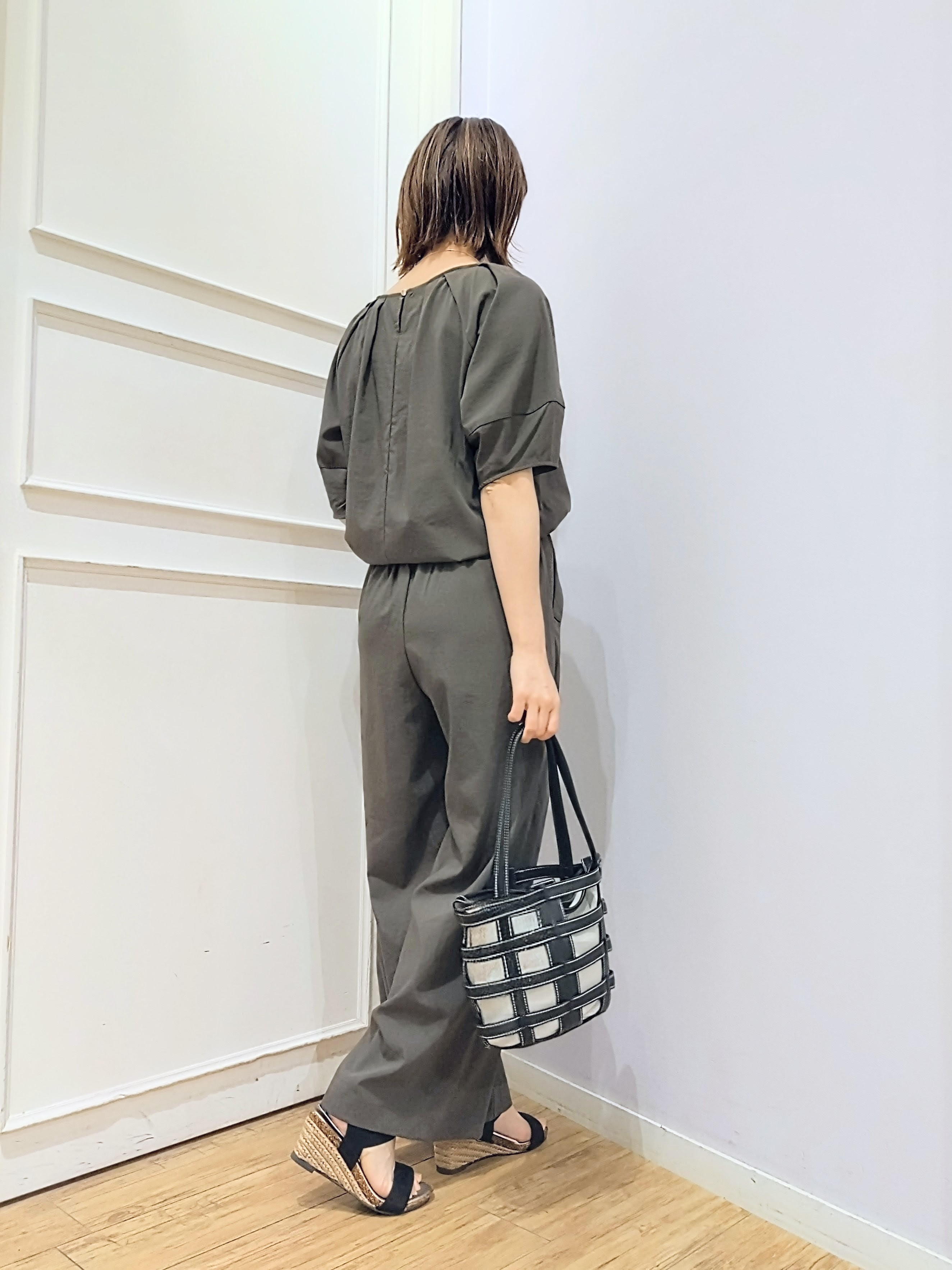miomioさんの「SHOO･LA･RUE｜【高レビュー/S-LL/洗濯機可/セットアップ可】着丈選べる 軽凛(かろりん) ひんやりフラップイー」を使ったコーディネート