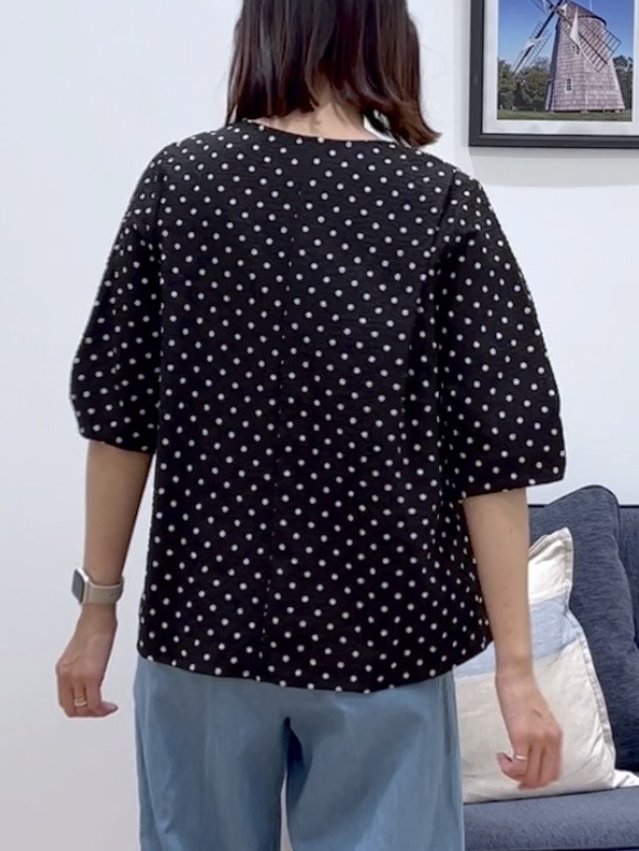 canaさんの「Dessin｜【セットアップ可/UVカット】サッカー素材 キーネックブラウス」を使ったコーディネート