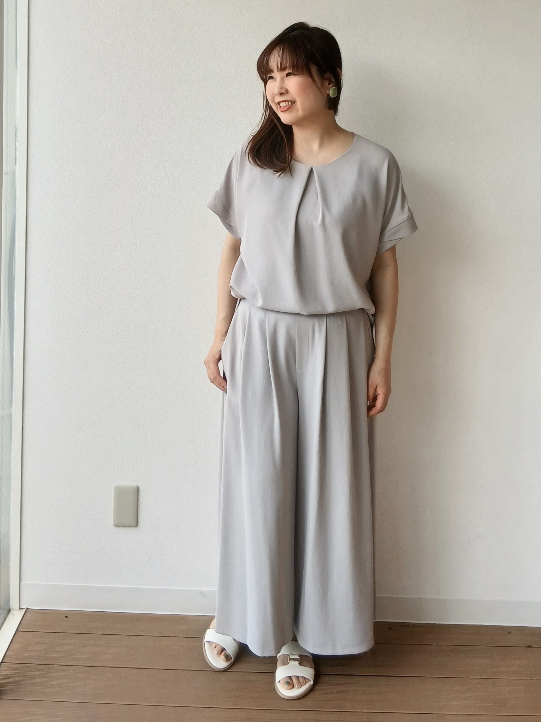 なみきさんの「UNTITLED｜【前後2WAY/はっ水/セットアップ可】リラクシーフレンチスリーブブラウス」を使ったコーディネート