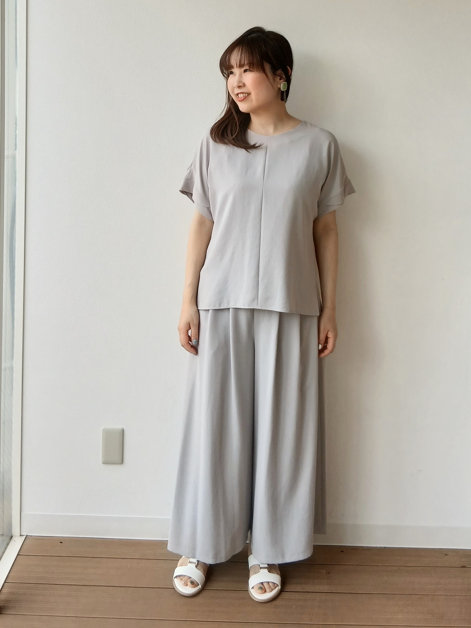 なみきさんの「UNTITLED｜【前後2WAY/はっ水/セットアップ可】リラクシーフレンチスリーブブラウス」を使ったコーディネート