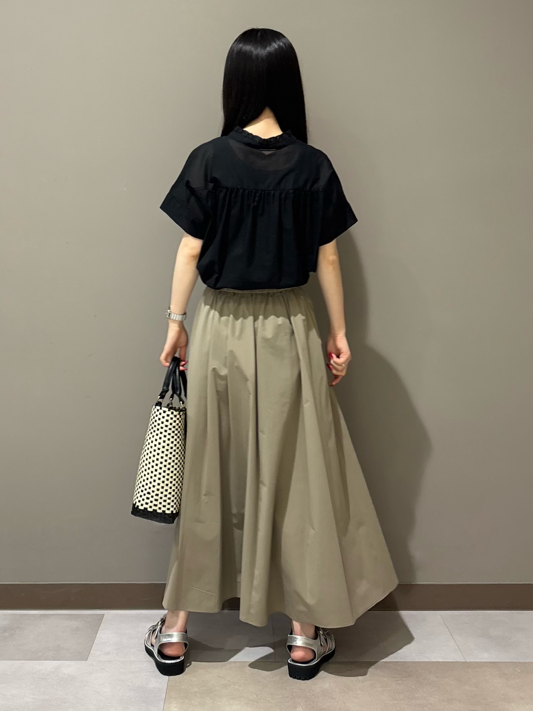 KEIKOさんの「INDIVI｜【撥水／UVケア／SETUP可能】軽量5分袖ライトブルゾン」を使ったコーディネート