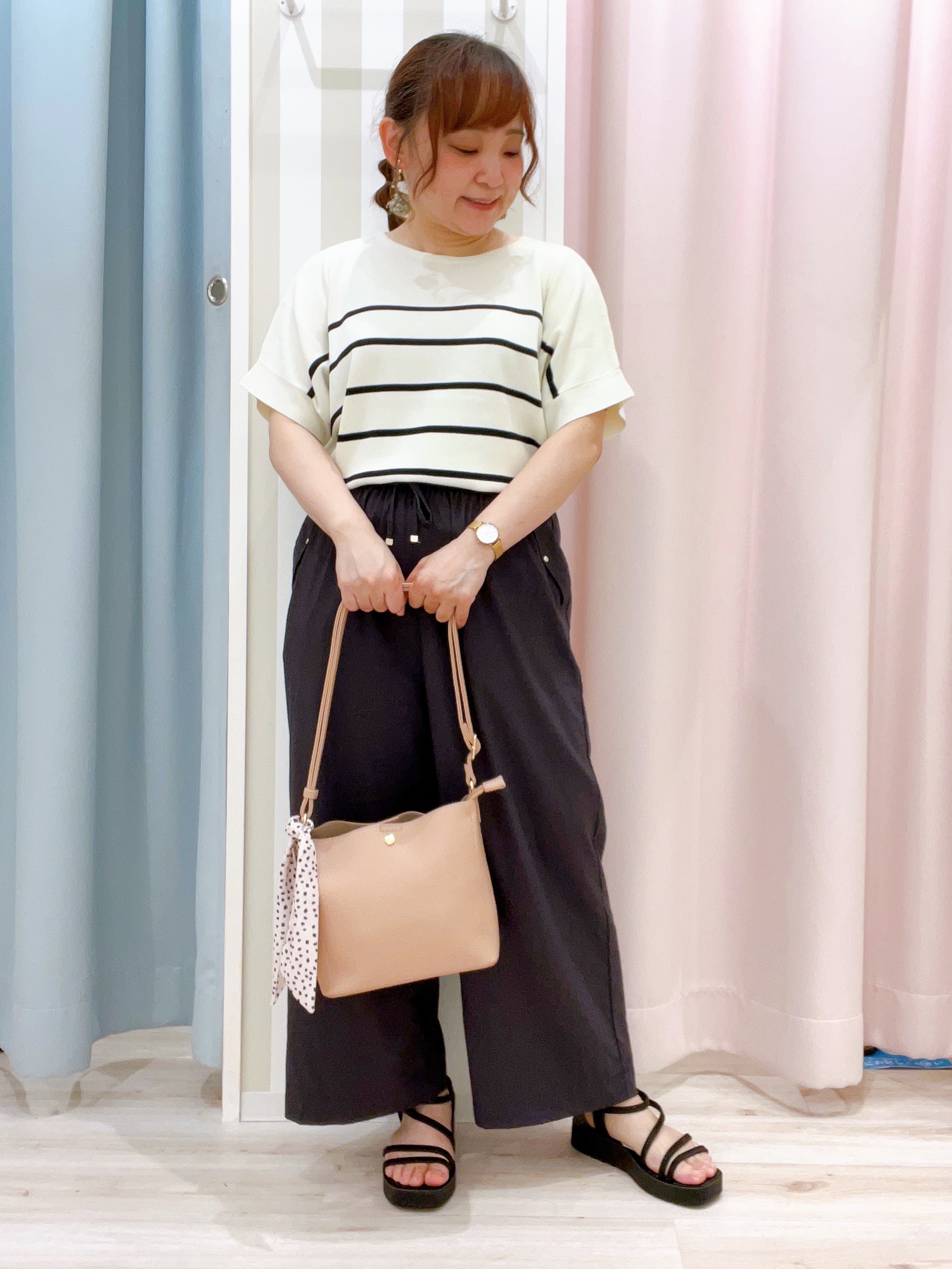 kitaさんの「SHOO･LA･RUE｜【毎日洗える/ひんやり/UV/S-LL】二の腕隠れる さらっとドルマン半袖ニット」を使ったコーディネート